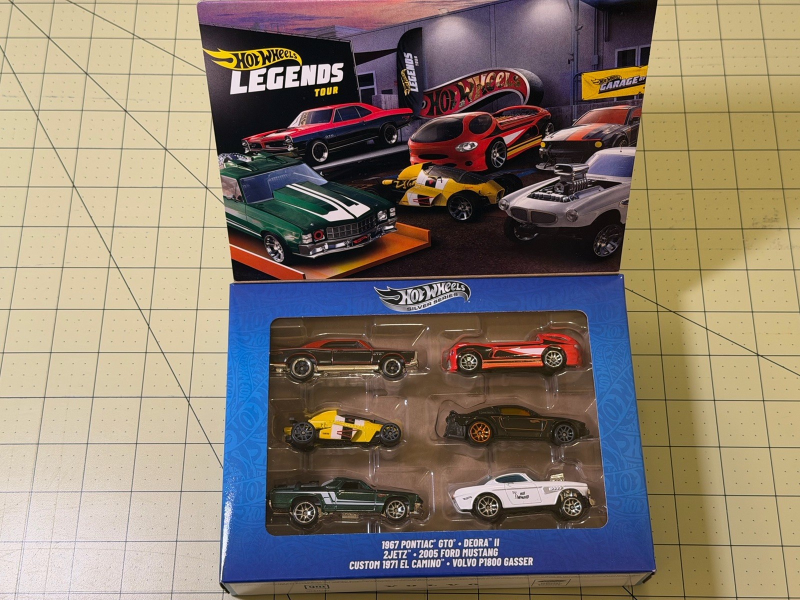 Hot Wheels Silver Series: LEGENDS TOUR – Garage of Legends 6 Die-Cast Vehicles
