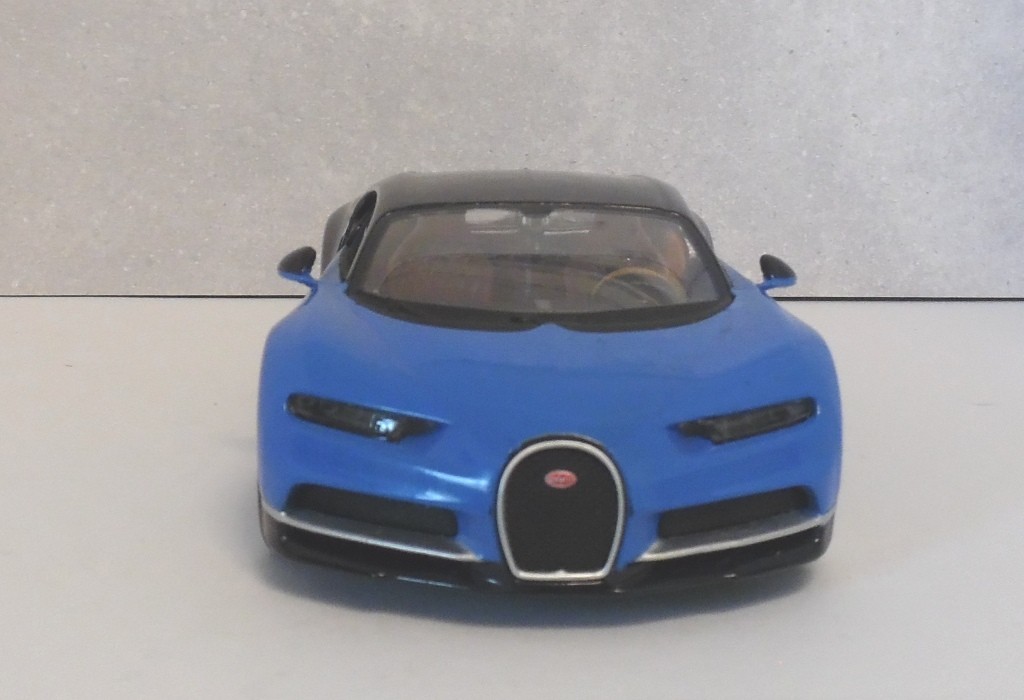 Diecast Blue/Black Bugatti Chiron 1/24 Welly Pre-Owned