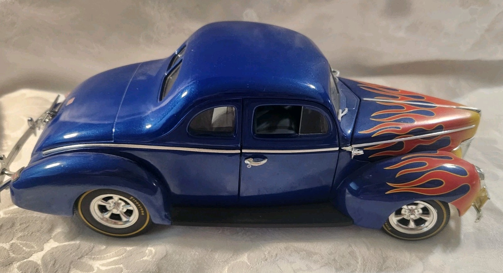 ERTL 1940 Ford Street Rod Die-Cast Car 1:18 Blue