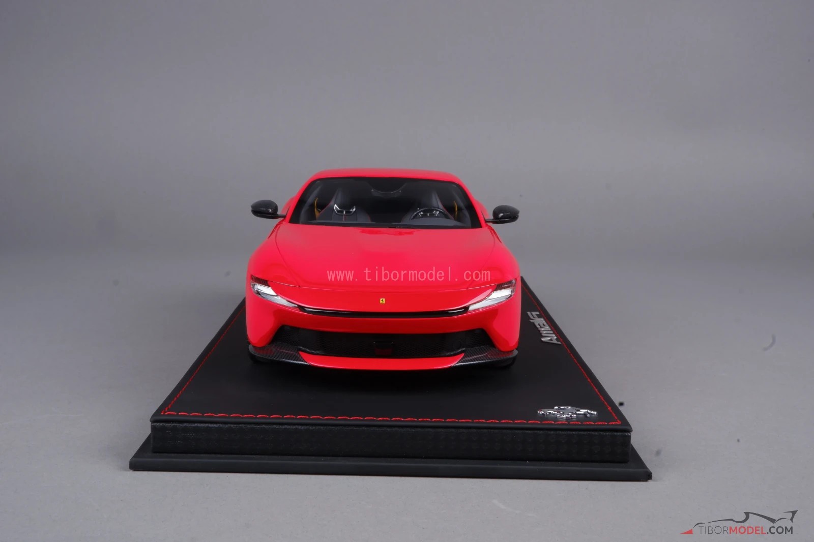 Ferrari Amalfi 2025 red, rosso corsa, with showcase, 1:18 BBR, P18272A1