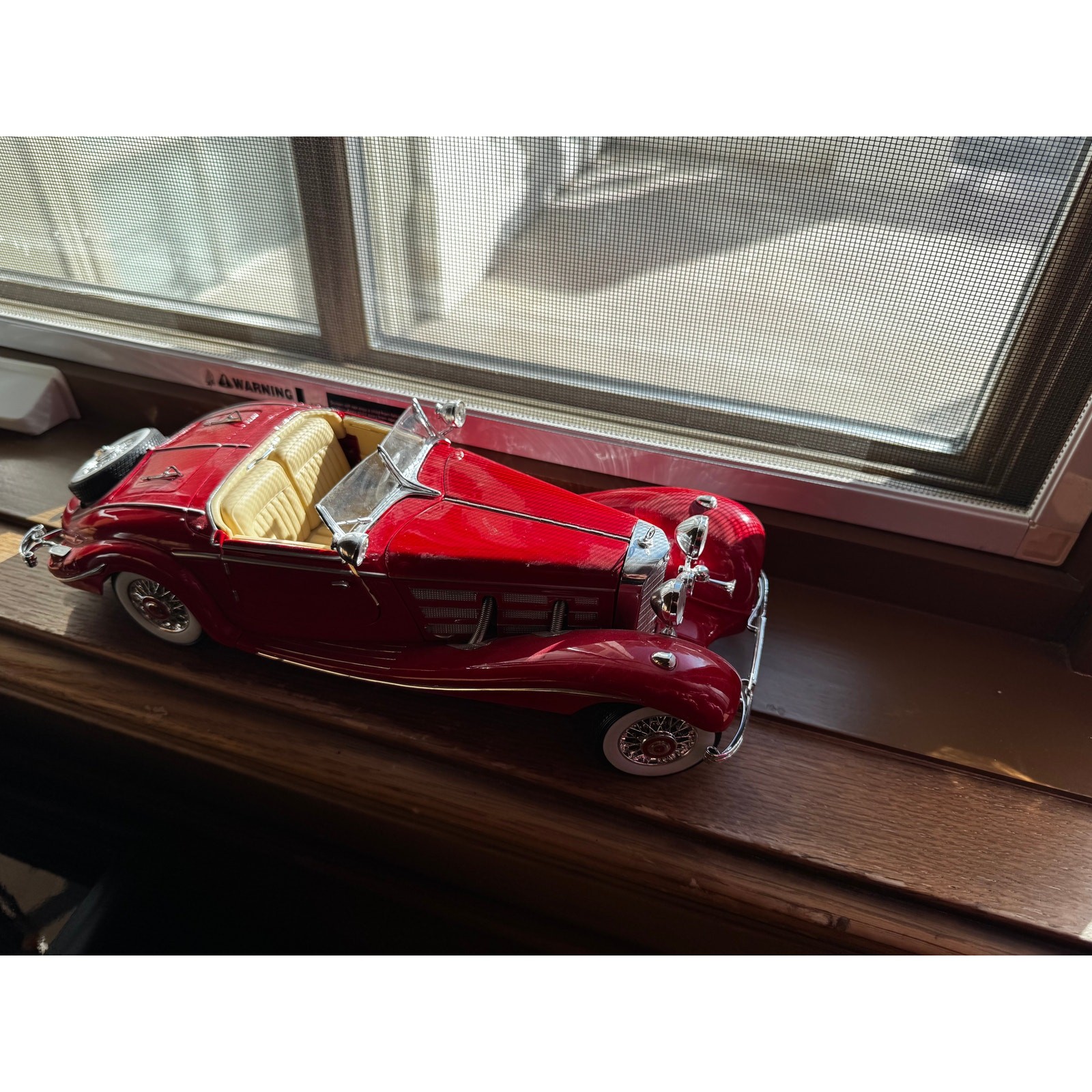 Maisto Mercedes-Benz 500K Specialroadster 1936 1:18 Diecast Red Convertible