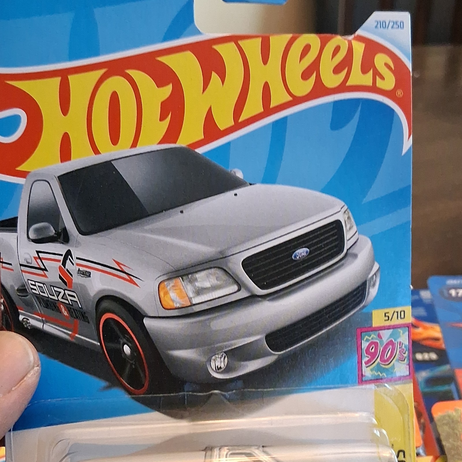 Hot Wheels Ford F-150 SVT Lightning 1:64 Silver Black Red Diecast Pickup Truck