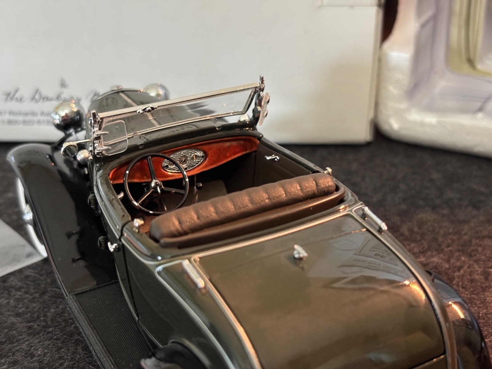 Danbury Mint Limited Edition 1932 Ford Deluxe Roadster GREEN, #54/1000 NIB Title