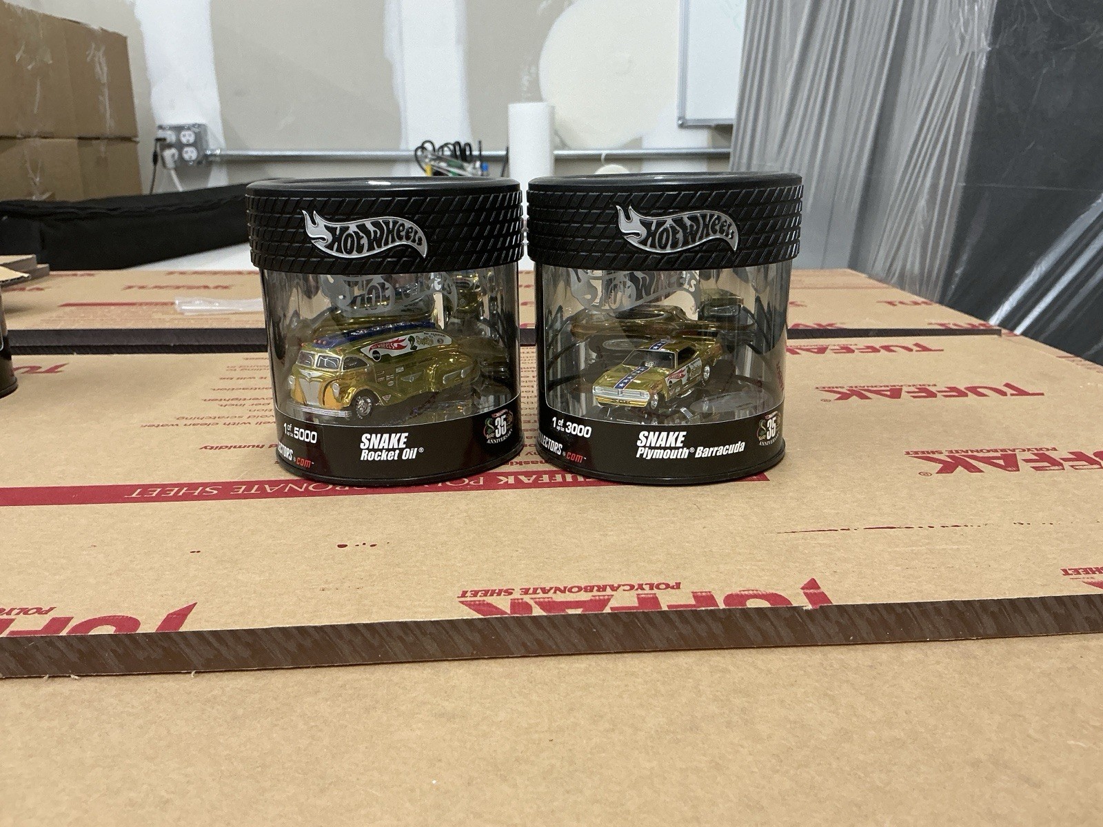Hot Wheels Snake & Mongoose 35th Anniversary Oil Cans – Set 4