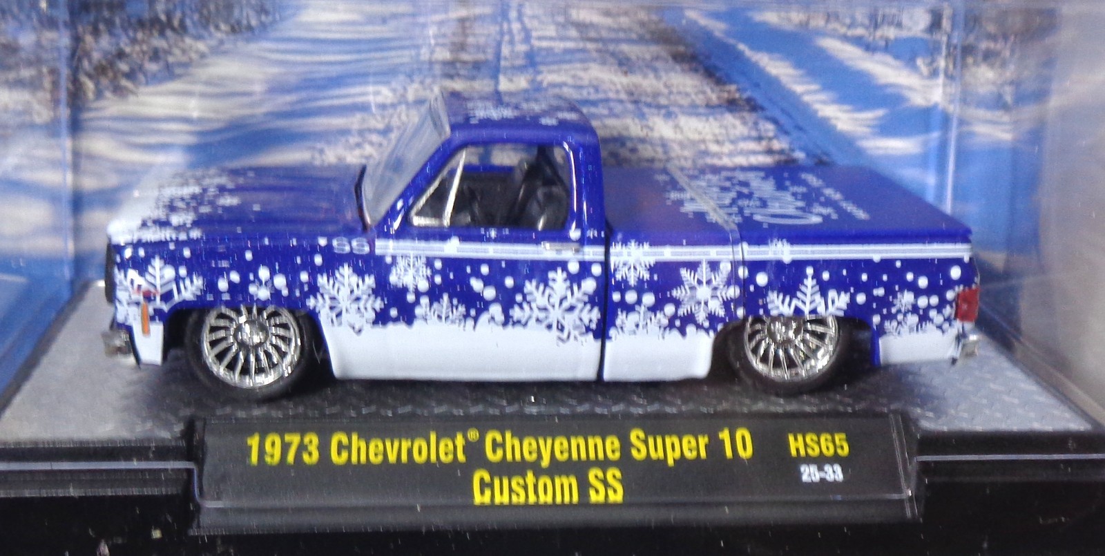 Hobby Exclusive 1973 Chevy Cheyenne Super 10 HS65 Limited Ed. Merry Christmas