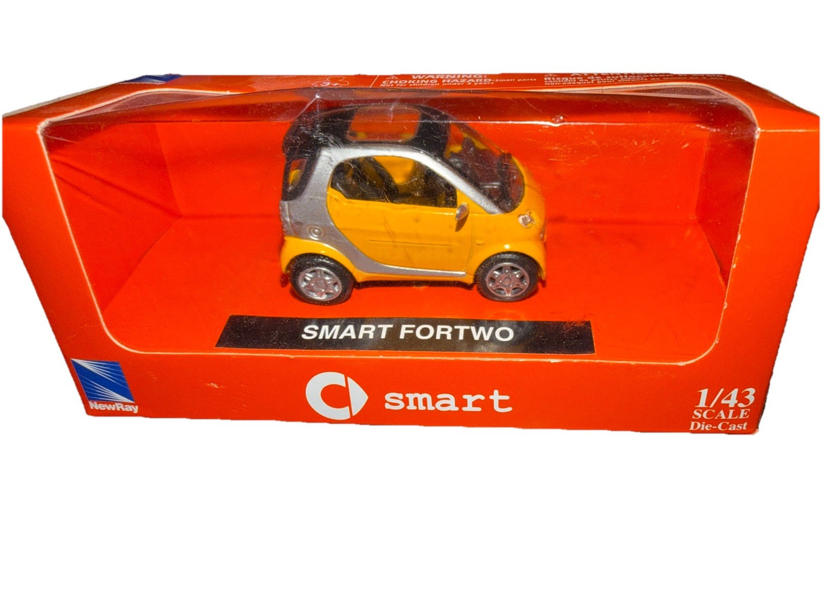 SMART FORTWO FOR TWO Scale 1/43 Metal Car Yellow NEW-RAY Toy Brand New
