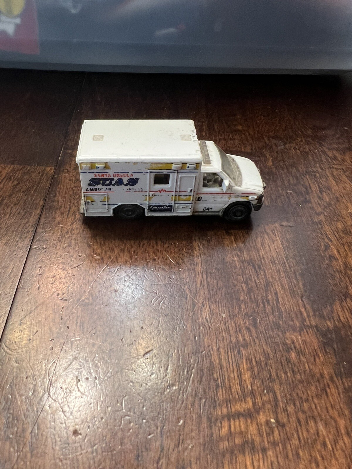 Matchbox Ford E-350 E350 Ambulance Santa Ursula SUAS 2009 MB944 EMS car diecast