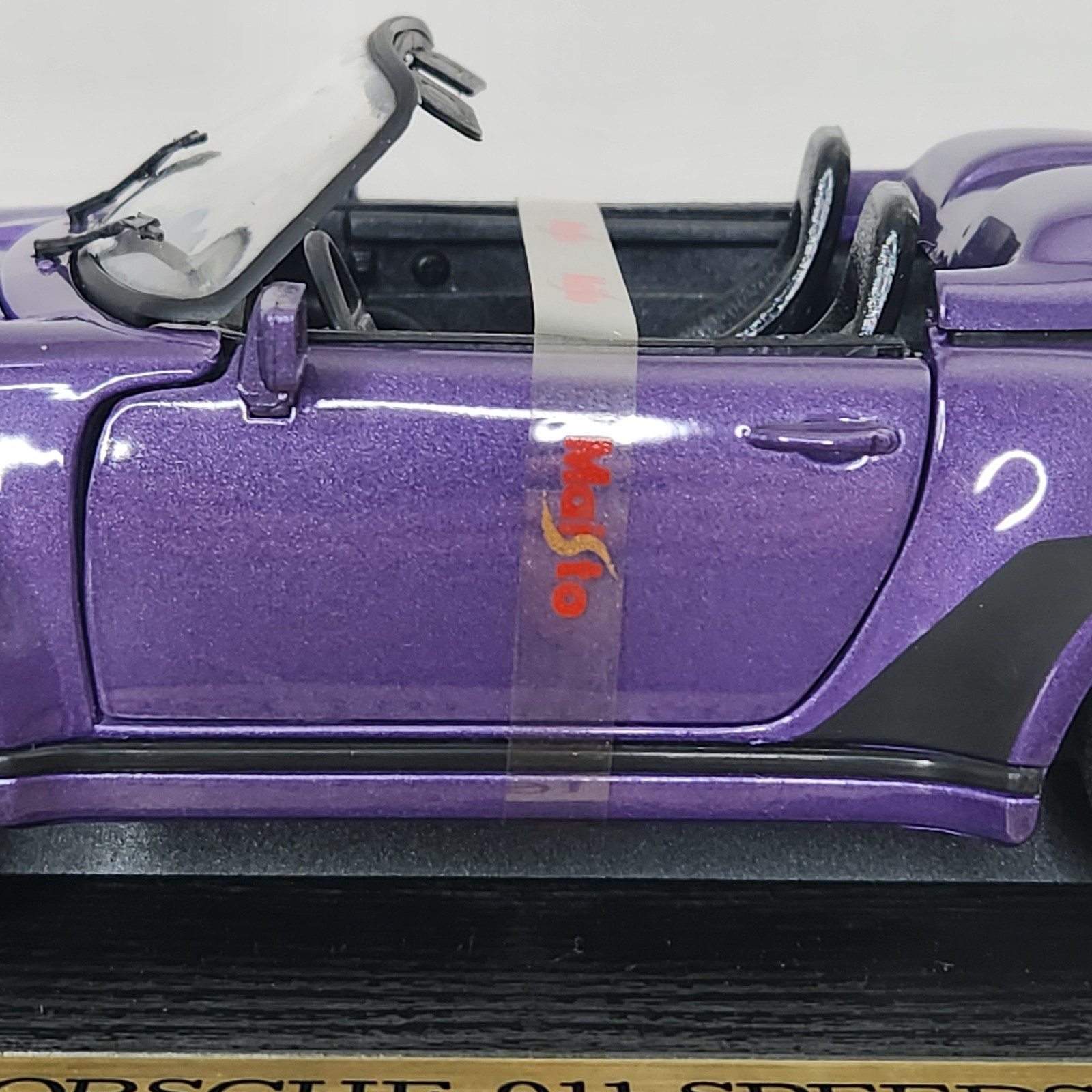 Maisto 1989 Purple Porsche 911 Speedster 1:18 Die Cast With Stand New Open Box