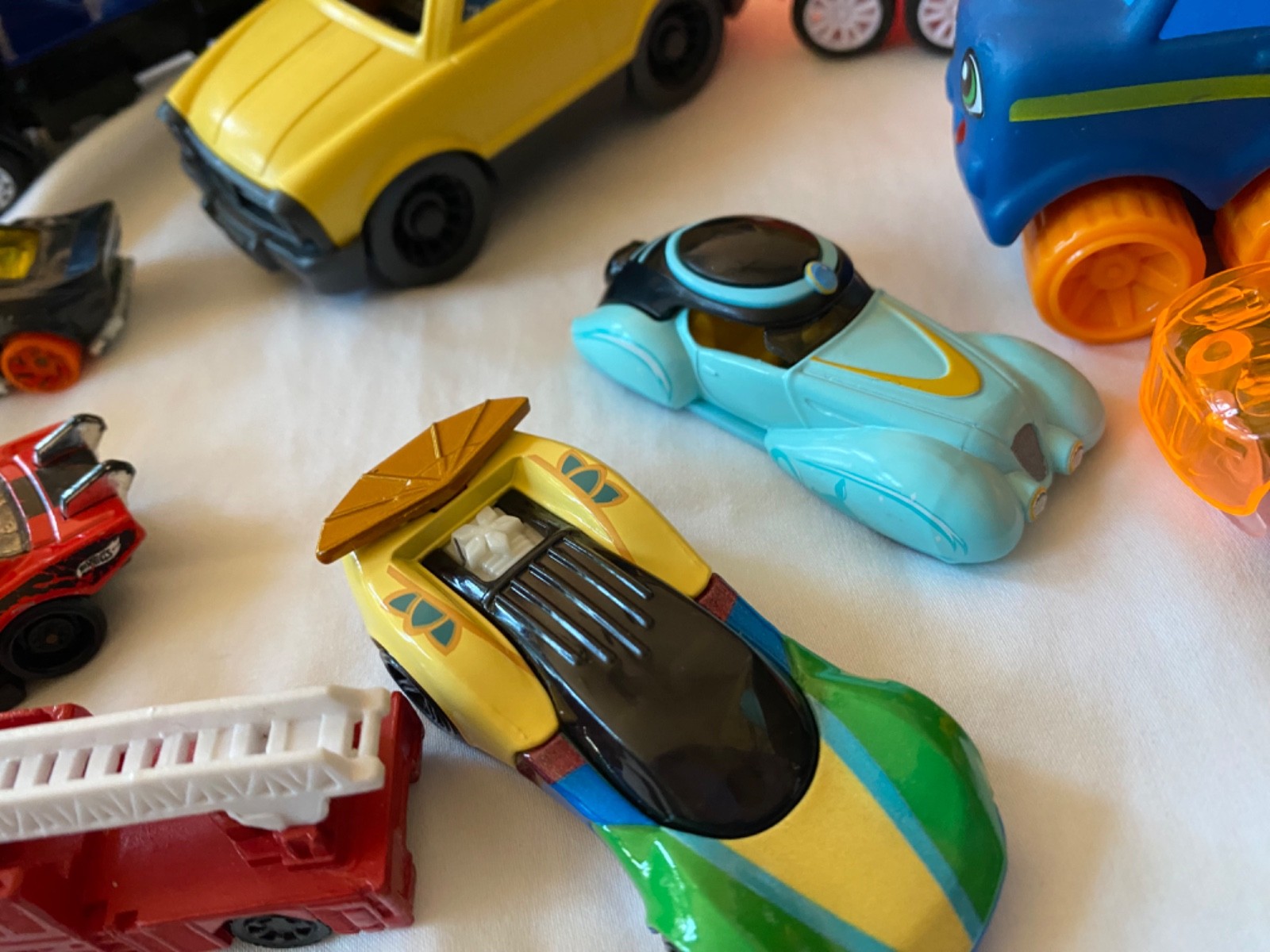 Various Cars Trucks Lot of 12 Vehicle Toys 017-005