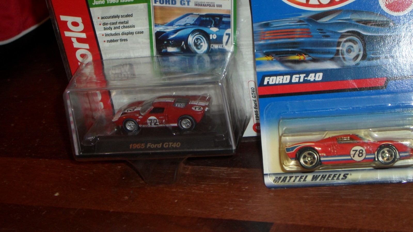 Pair of 1/64 1965 Ford GT40 Diecast Cars Hot Wheels & Auto World GT-40