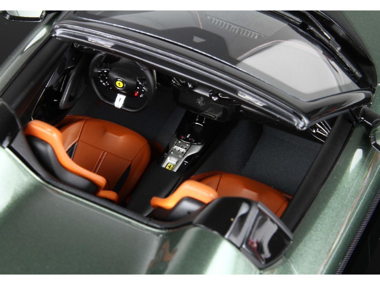 FERRARI 12CILINDRI SPIDER TUSCANY GREEN & DISPLAY CASE 1/18 CAR BY BBR P18251 E