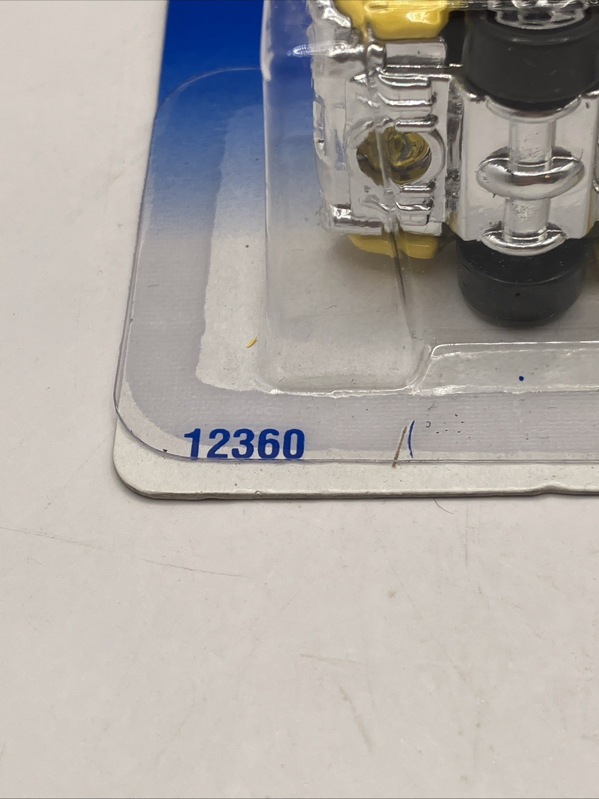 1991 Hot Wheels Olds 442 W-30 #267 Yellow 1/64 scale Blue Card New