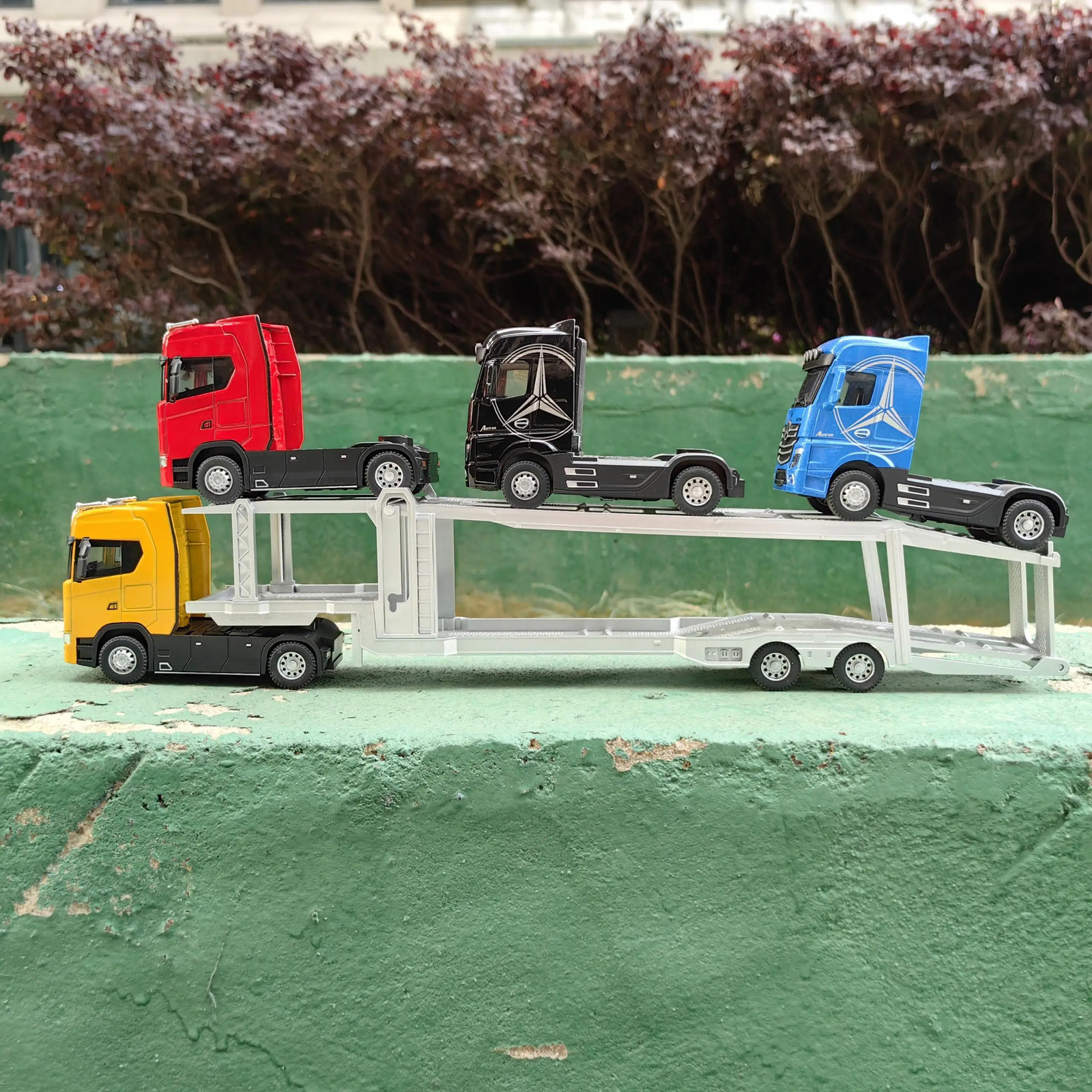 1:50 Scale Alloy Diecast Truck Model with Sound and Light for Kids
