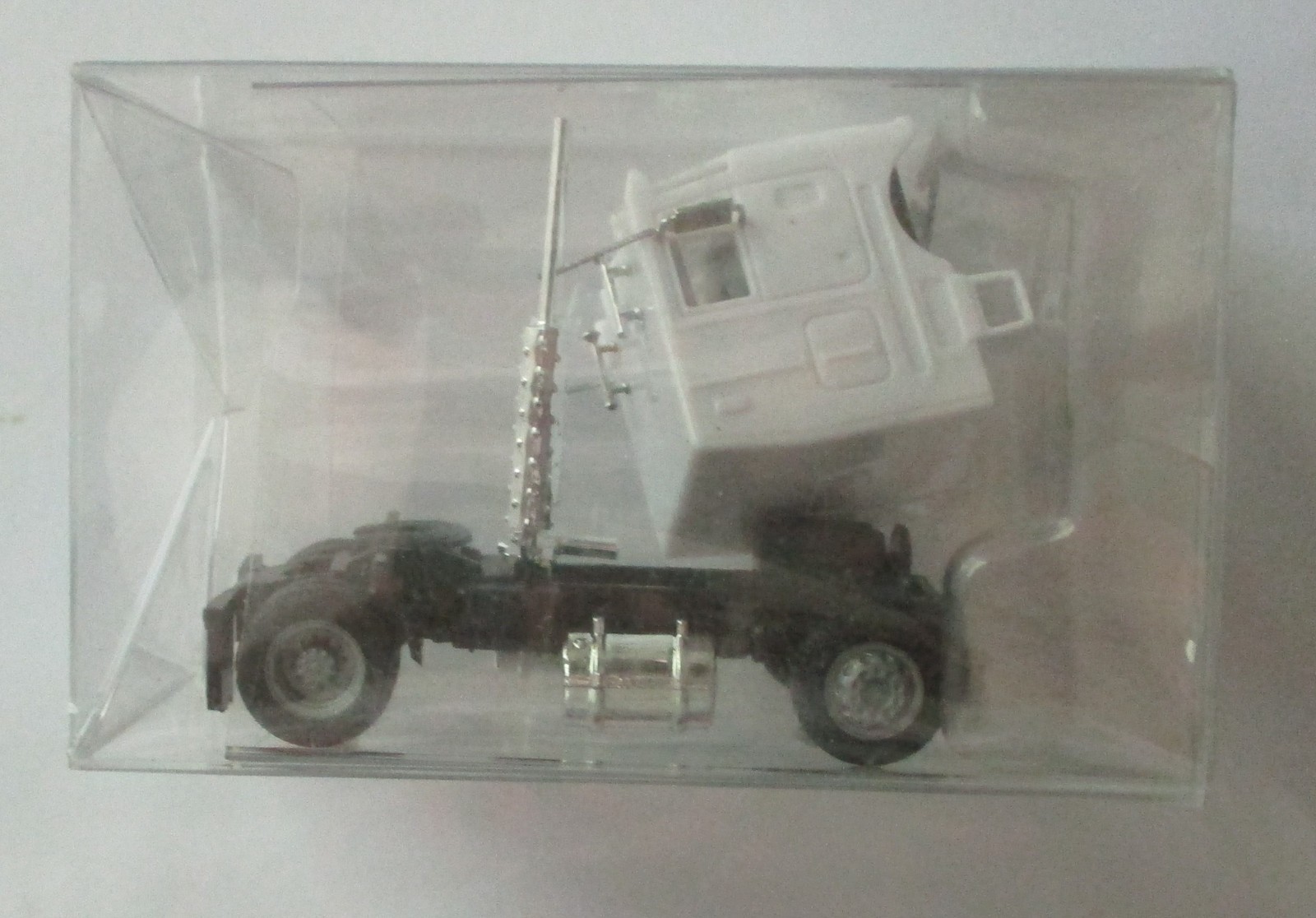 Wht Cabover Tractor Truck Plastic Promotex 1/87 HO Scale 15245 Assembly Required
