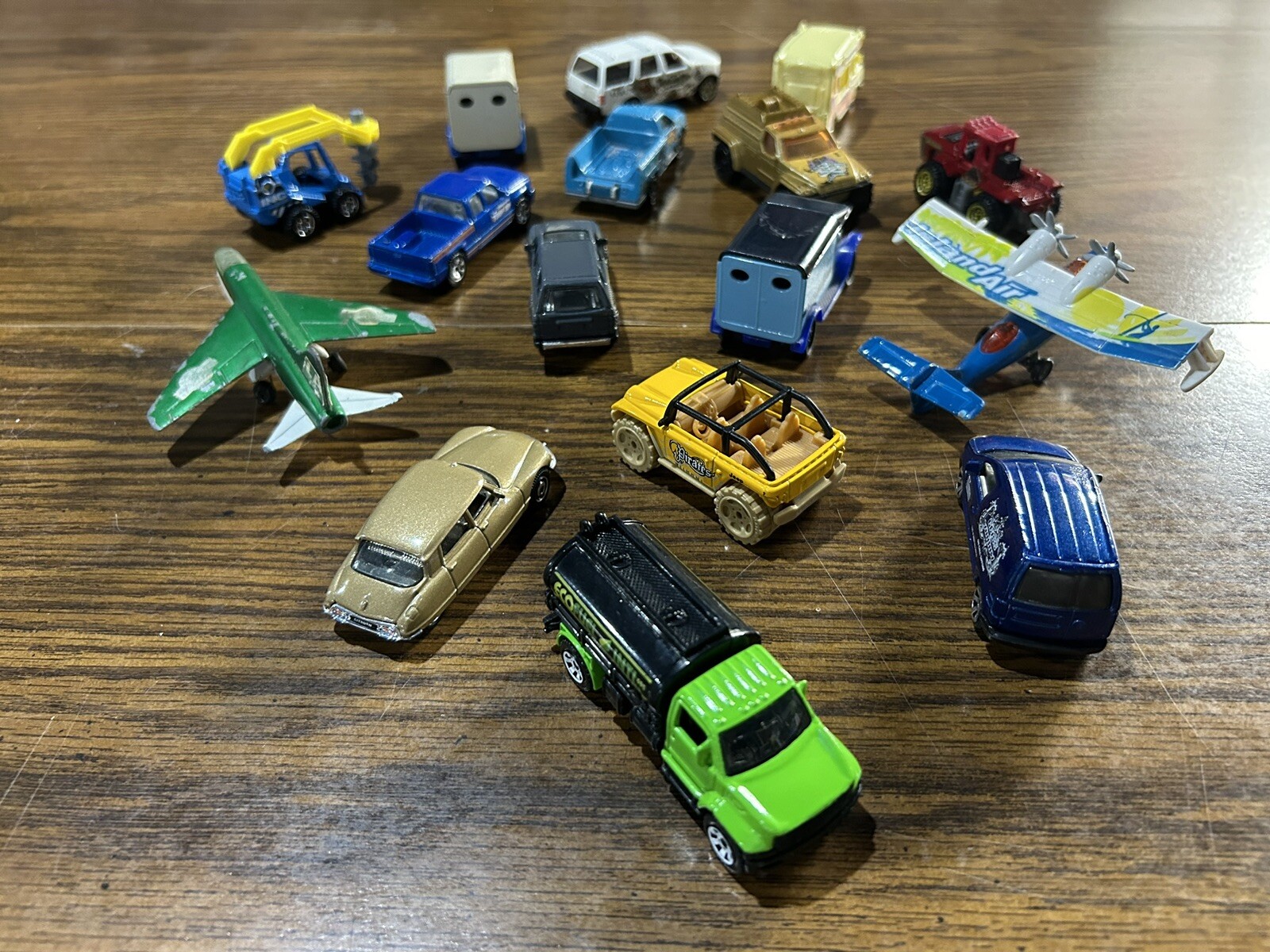 Matchbox ONLY Loose Random Lot Of 16 Cars Trucks Planes Tractor Various Years