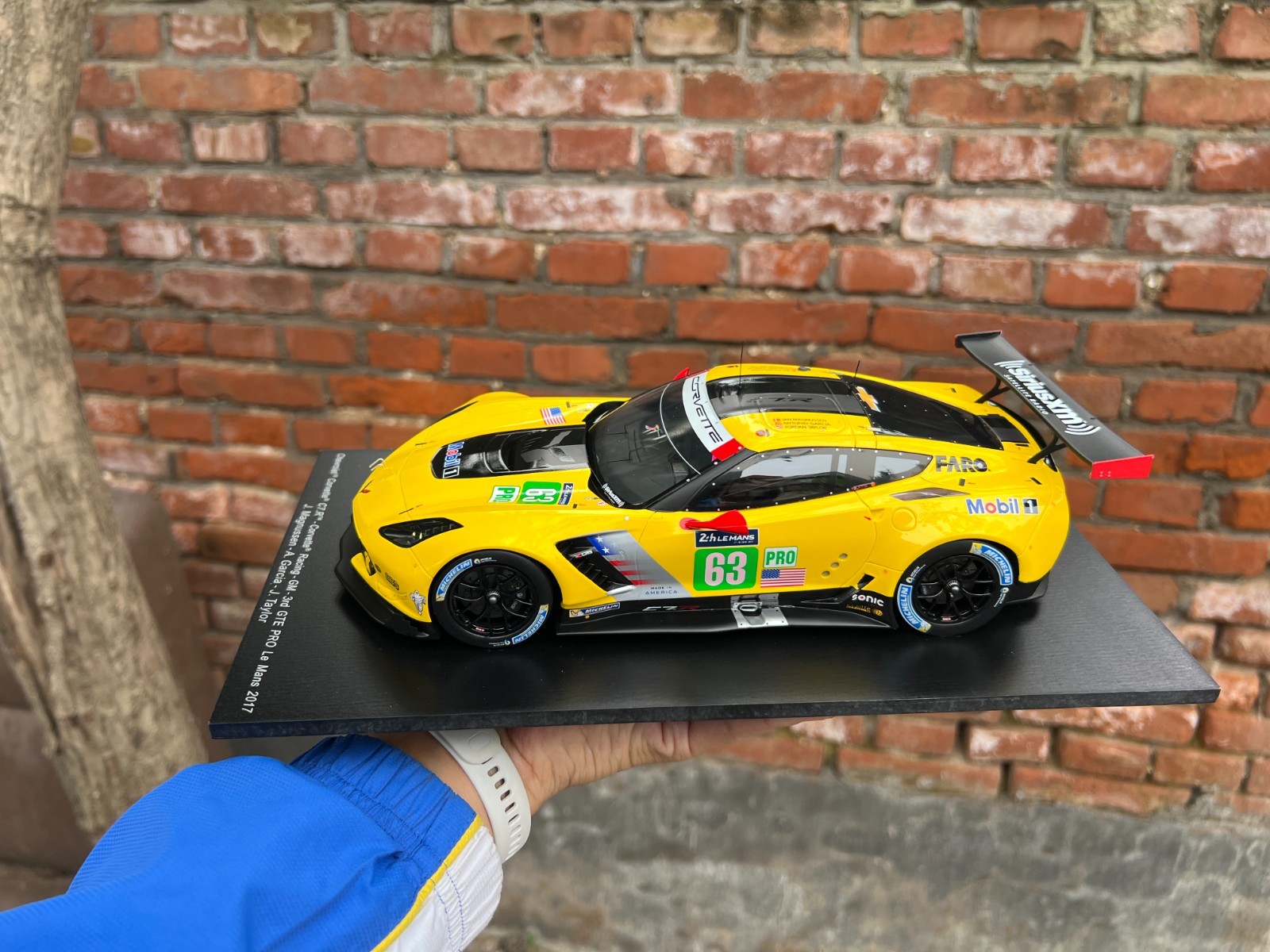 1:18 Original Model by Spark,Chevrolet Corvette C7.R #63 LM2017 Racing -GM- 3rd