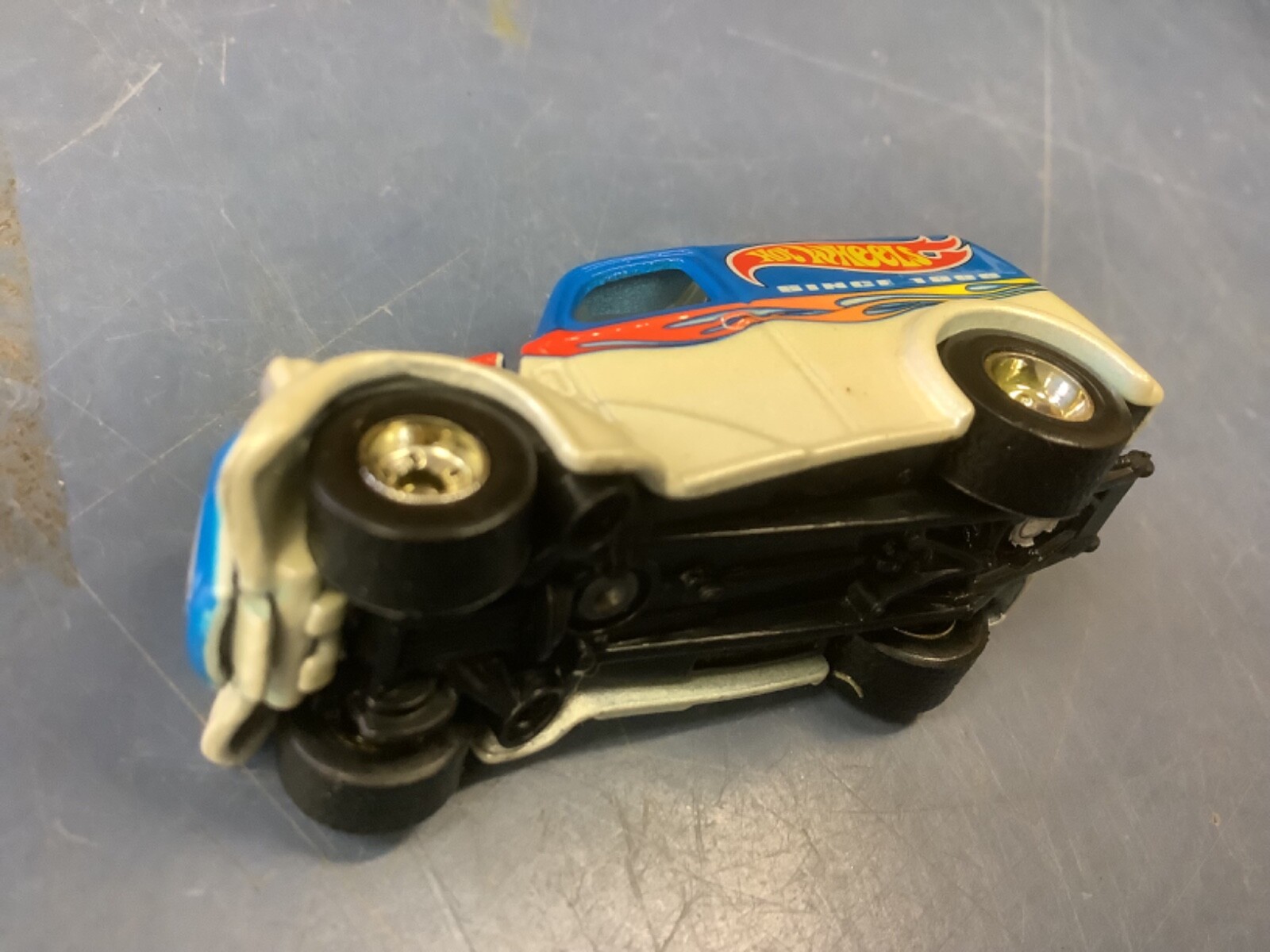 Anglia panel truck Hot Wheels Rod And Custom Magazine 100% Real Riders