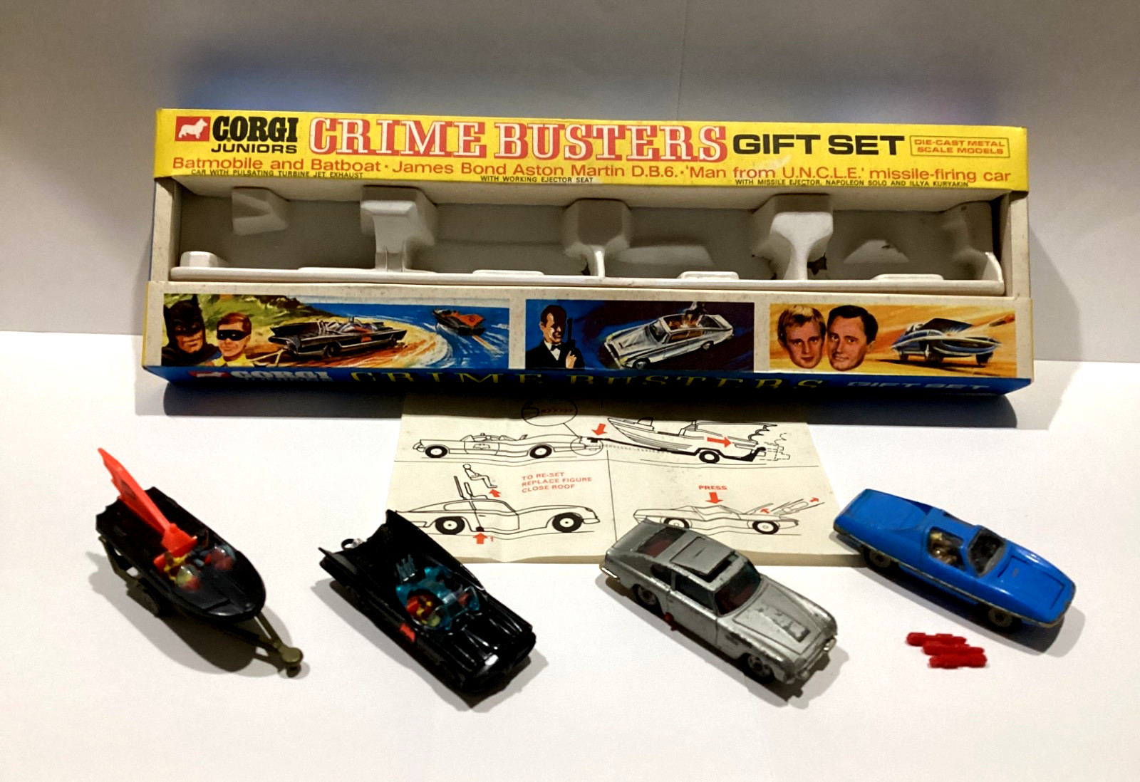 1966 CORGI junior Crime Busters Batman James Bond Diecast Model Gift Set 3008