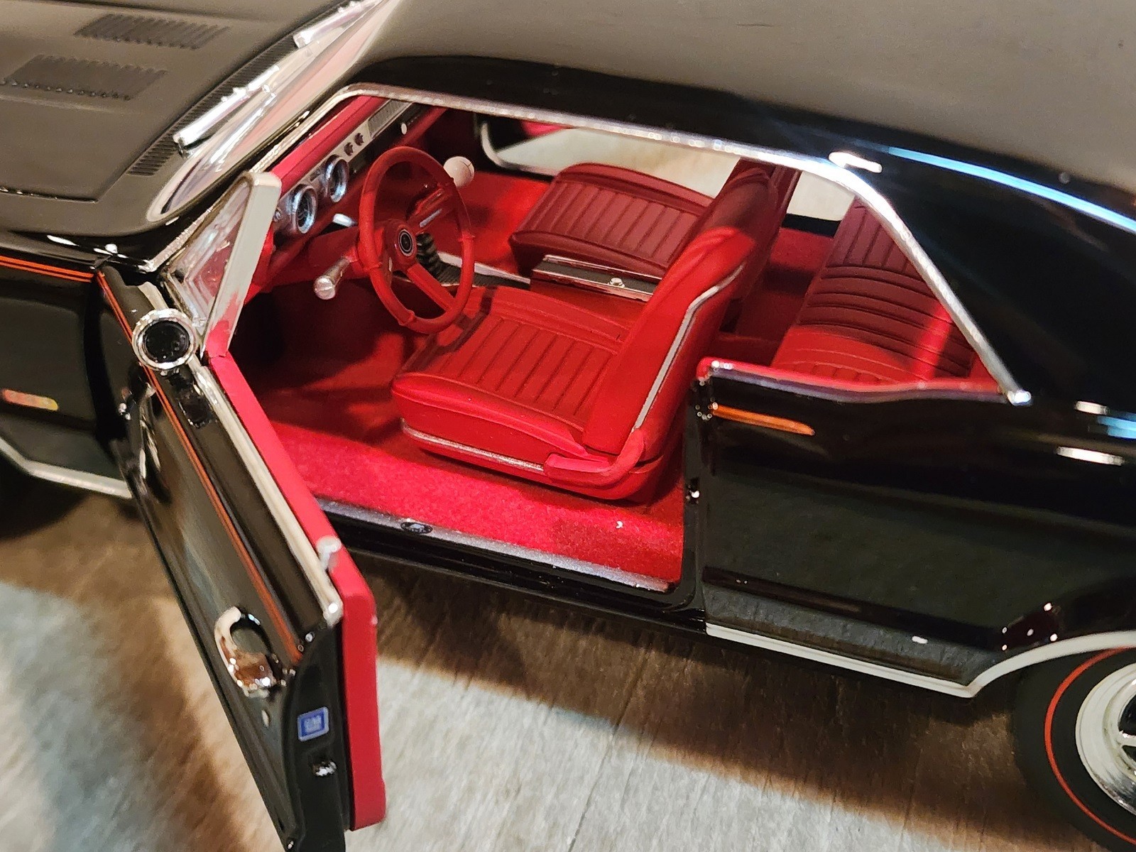 ACME 1:18 1967 OLDSMOBILE 442 W-30 BLACK RED INTERIOR – A1805622