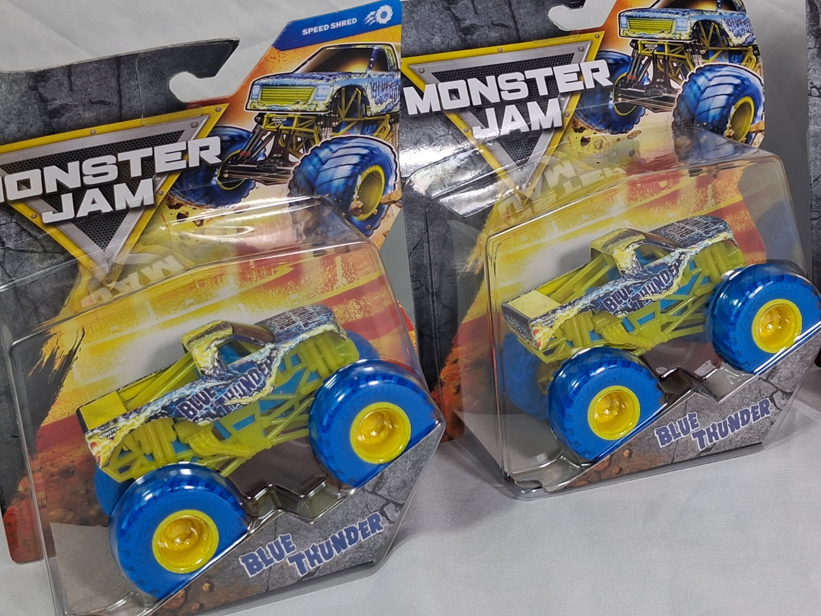 Lot of 5 Monster Jam 1:64 Diecast Trucks Blue Thunder Grave Digger Monster Mutt