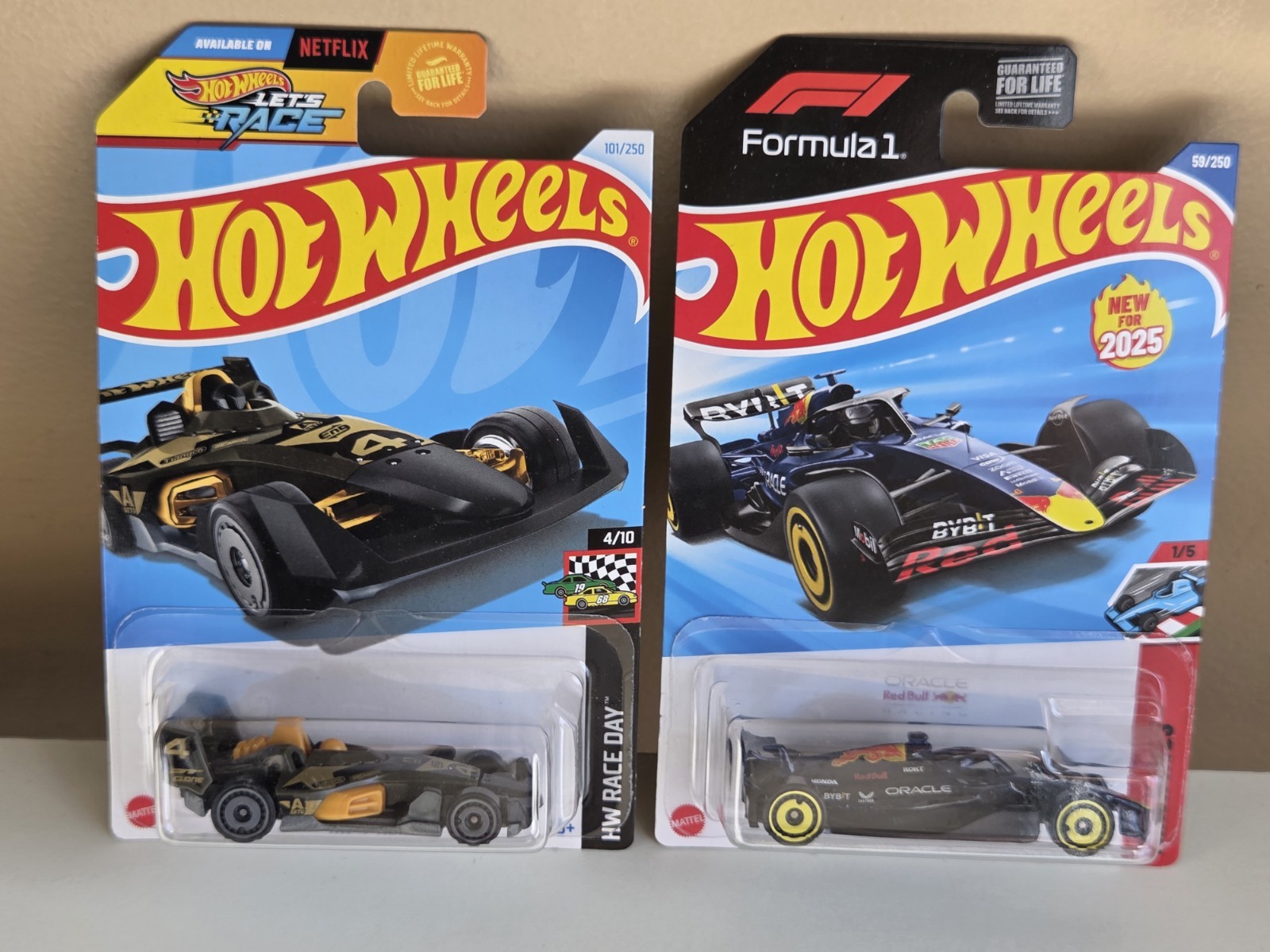 Hot Wheels Formula 1 Oracle Red Bull Racing New 2025 HW-4-Trac Netflix Lot 2…