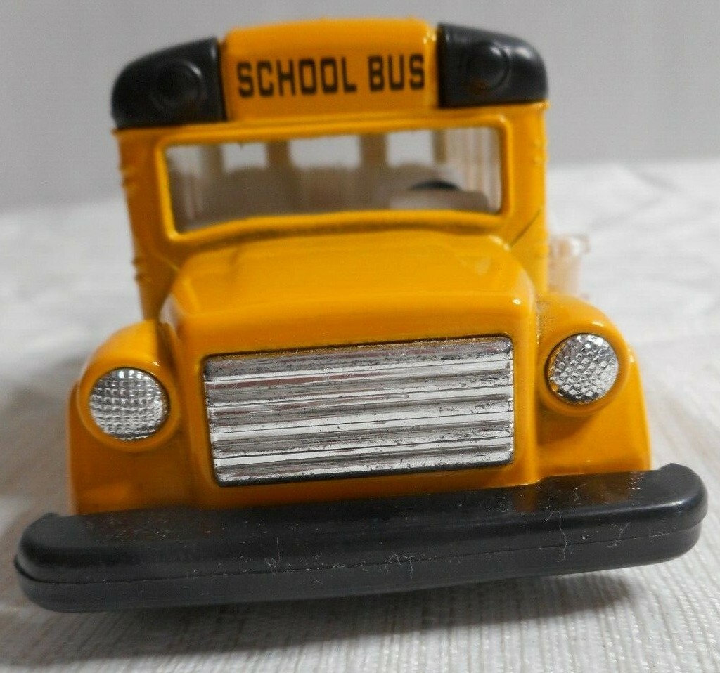 Kintoy Yellow Mini-Short School Bus Diecast Pull Back Action Stop Sign Moves