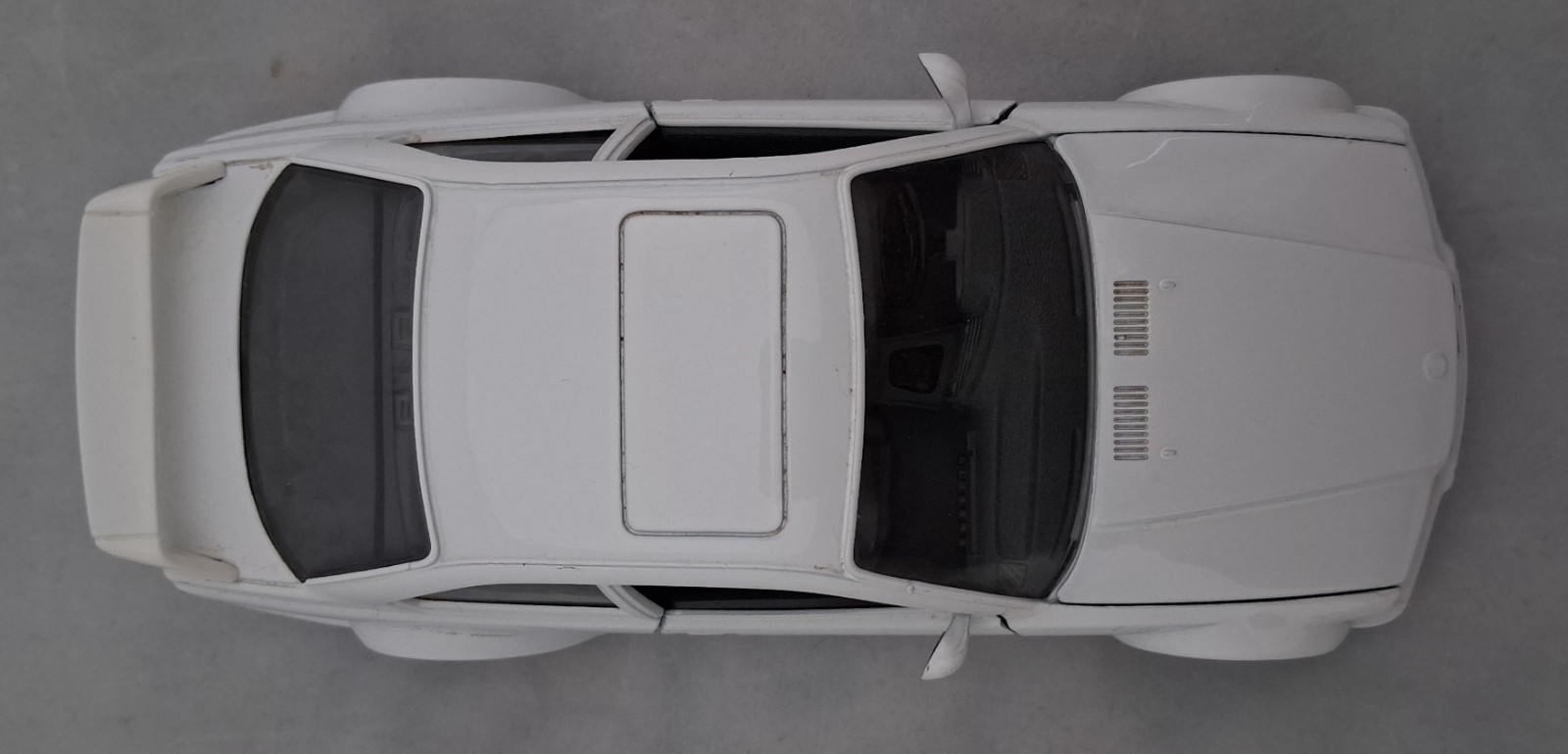 1996 BMW M3 E36 1:24 Diecast (White) : Burago