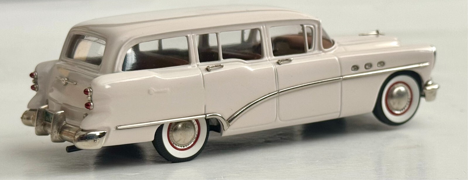 Brooklin BRK.186 – 1954 Buick Special Four-Door Station Wagon – Casino Beige