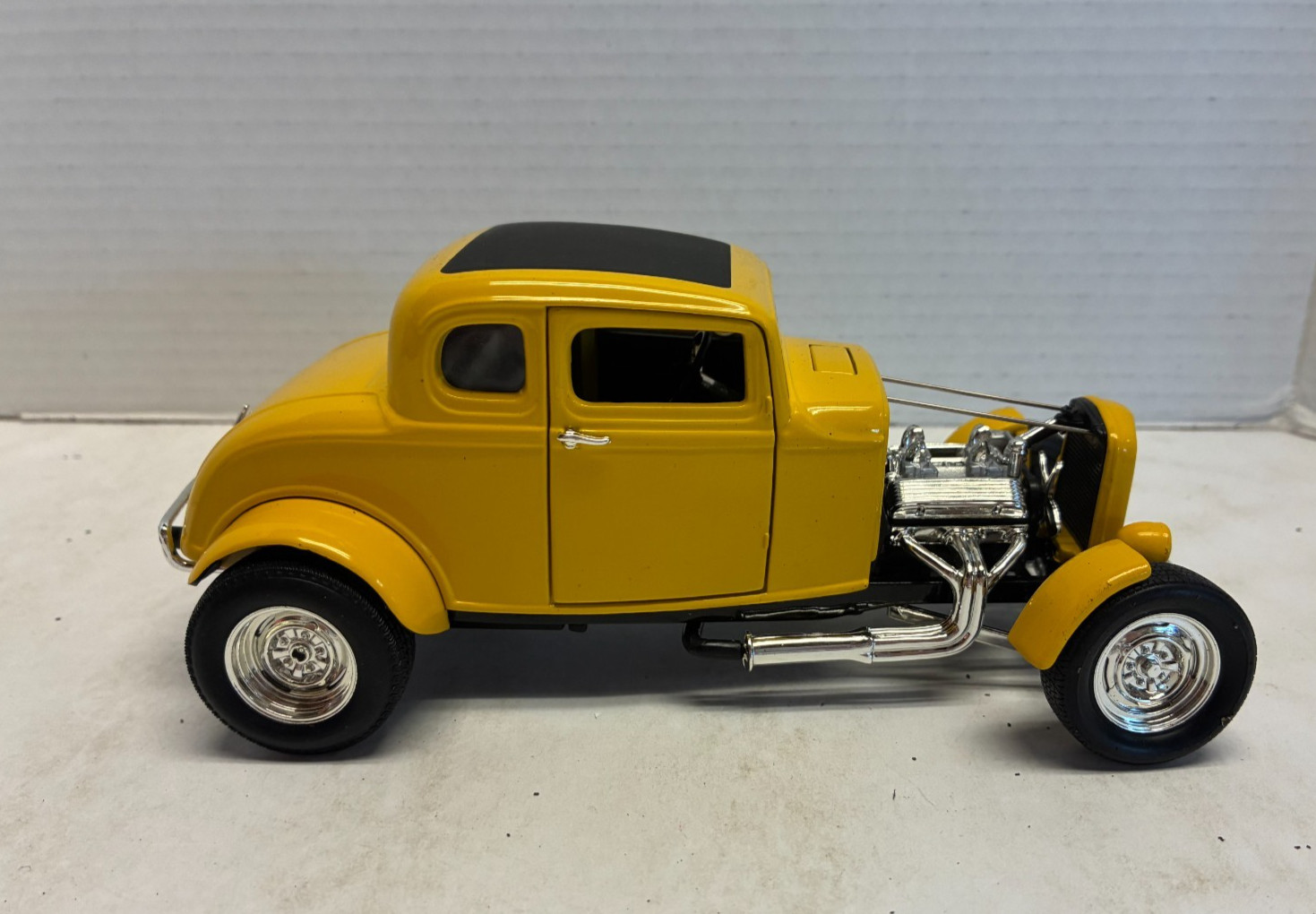 D3 ERTL American Graffiti Die Cast ’32 Ford Deuce Coupe 1:18 Scale Original Box