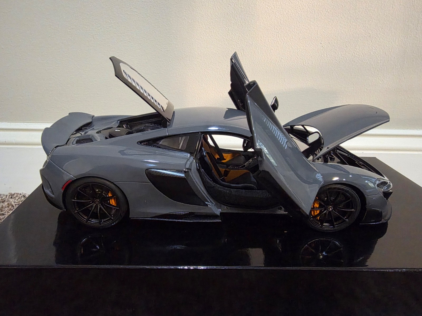 AUTOart 1/18 Mclaren 675LT Chicane GREY 76047
