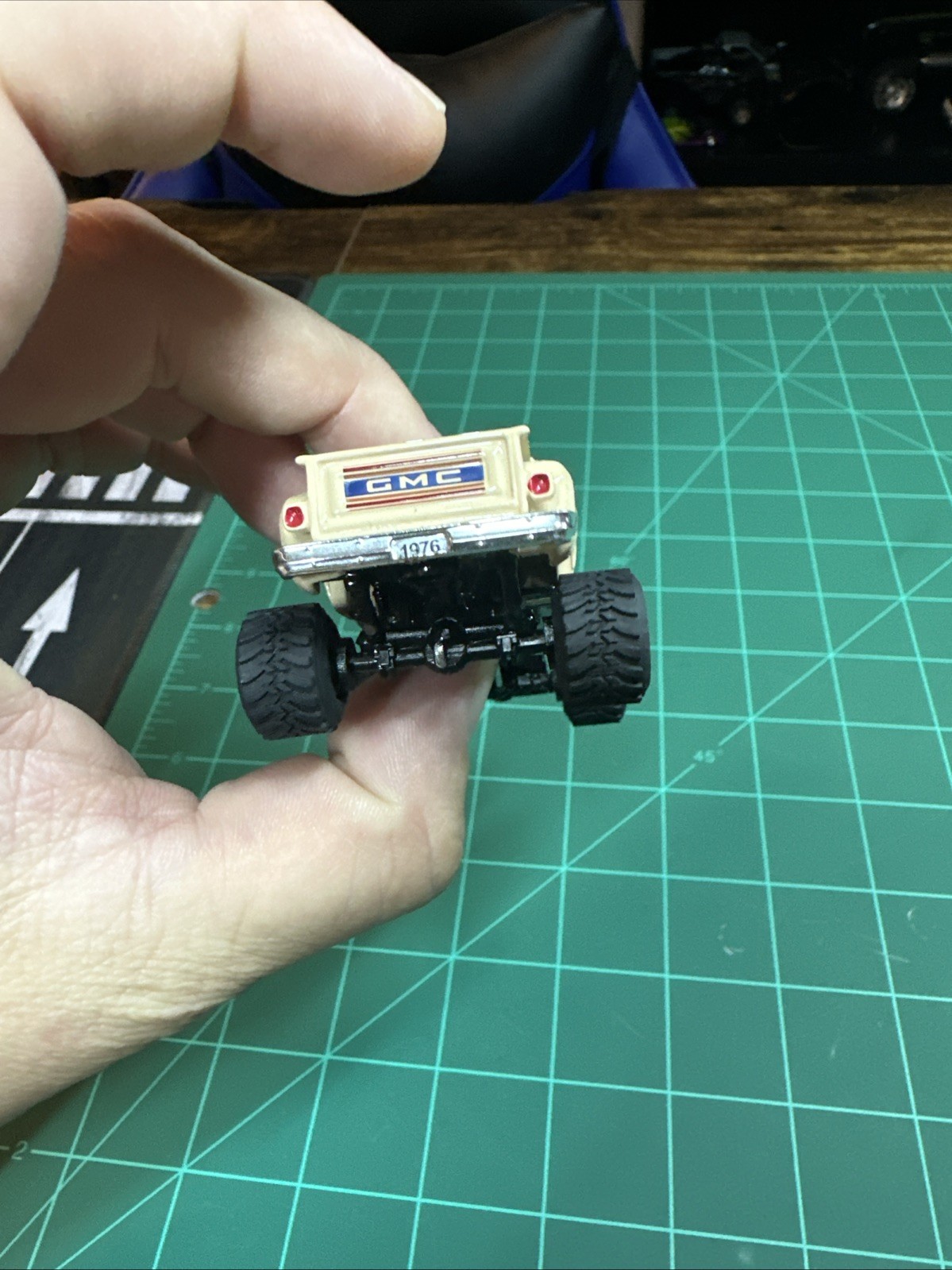 CUSTOM LIFTED M2 MACHINES 1976 GMC SIERRA CLASSIC SQUAREBODY DESERT FOX