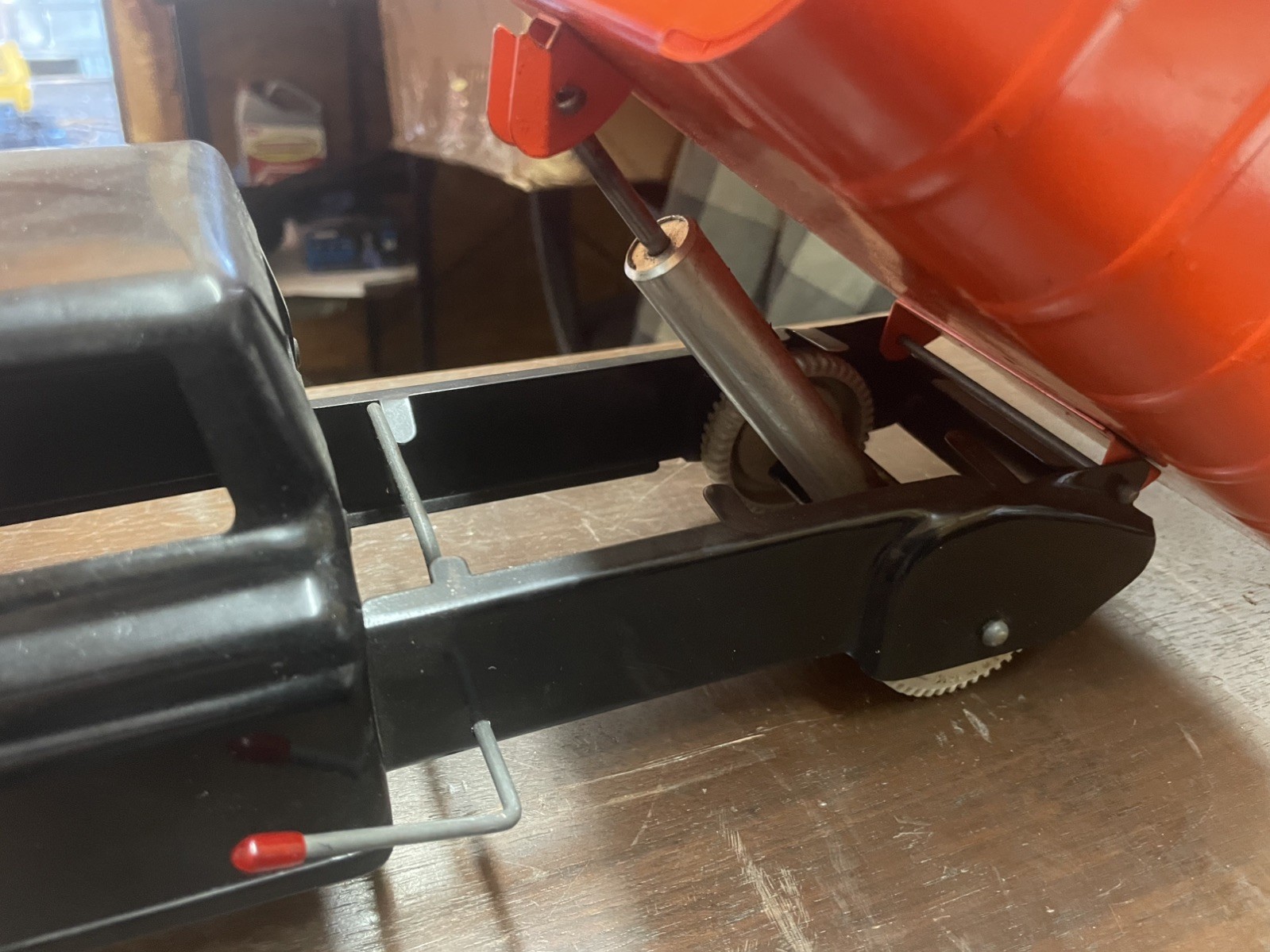 Vintage! 1940’s Louis Marx pressed steel, hydraulic dump Truck “WORKS”