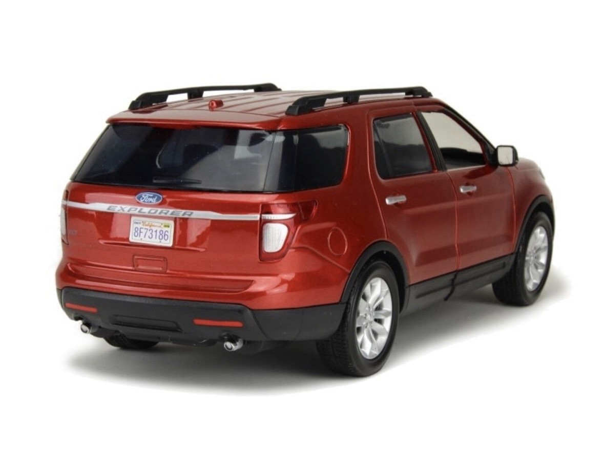 2015 Ford Explorer XLT Red Metallic 1/18 Motormax HTF Us Seller !