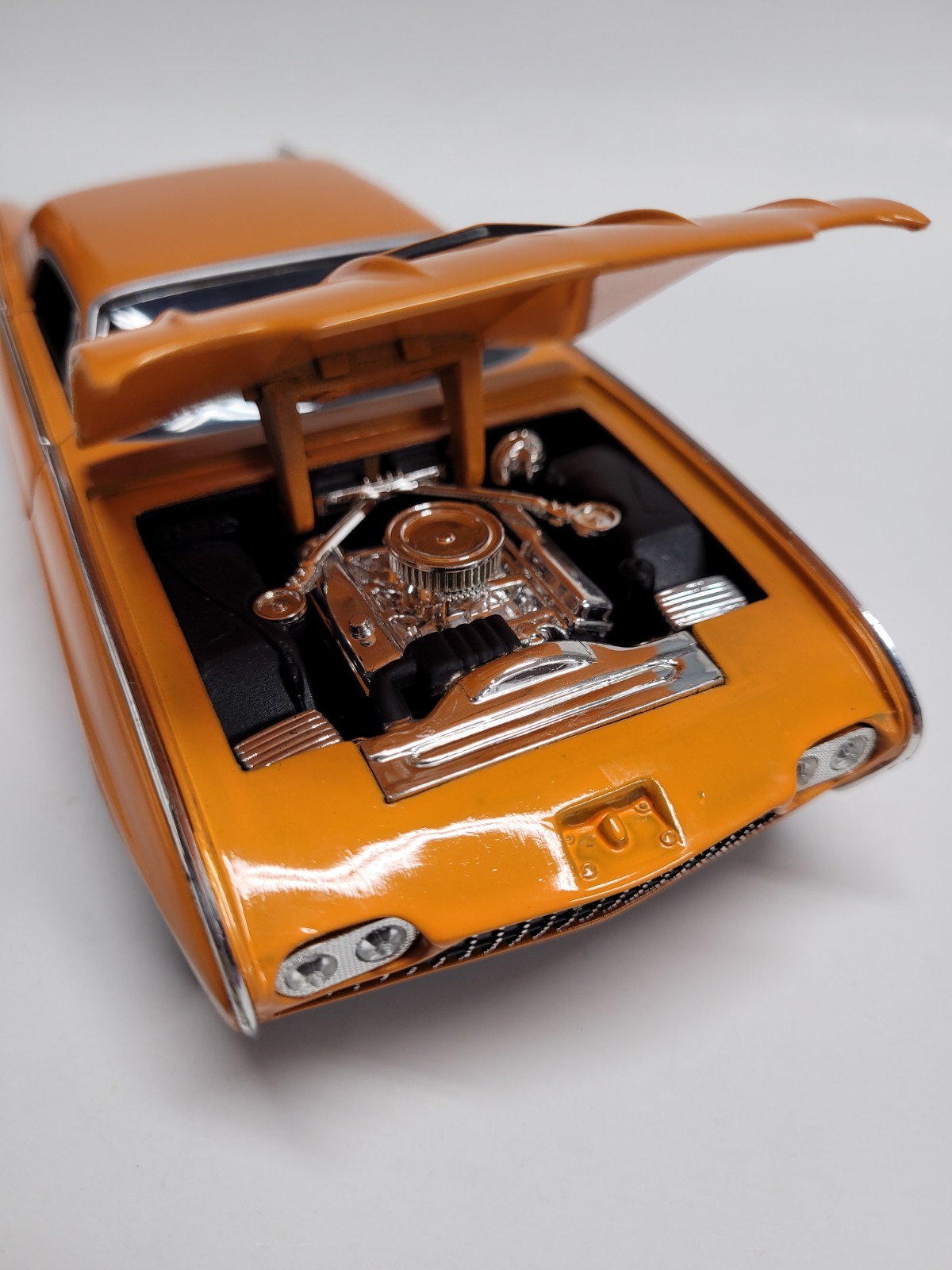 Jada Toys Dub City 1:24 Scale Die Cast 1963 Thunderbird Orange Rick Dore