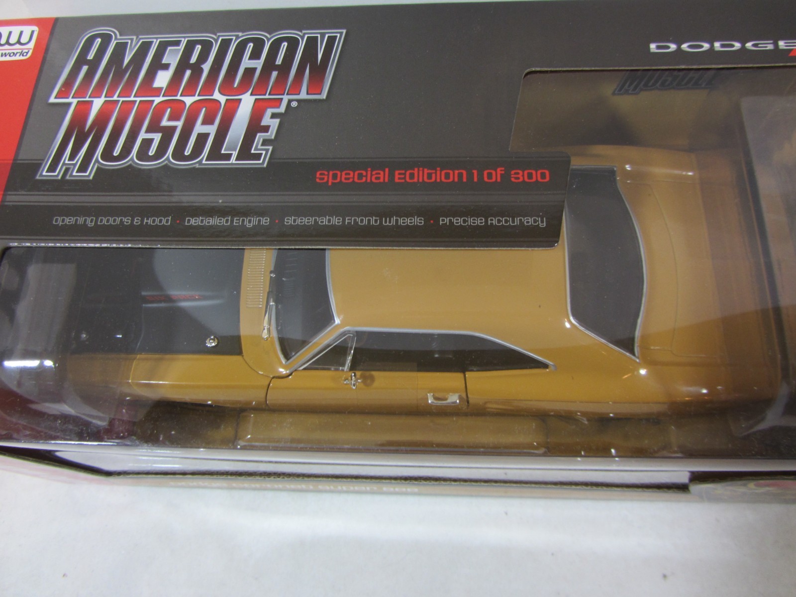 Auto World – 1969 1/2 Dodge Coronet Super Bee NIB 1:18 (726v100) AMM/1173