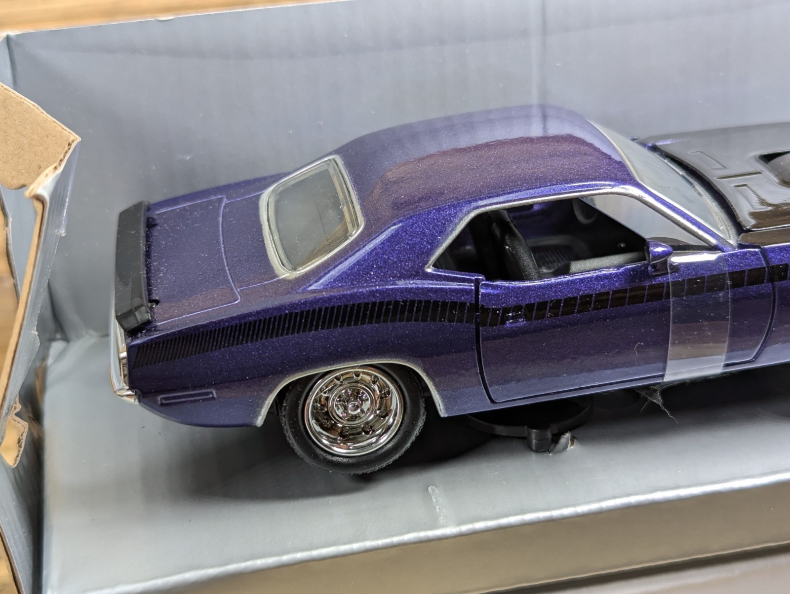 1970 Plymouth Cuda 1:32 Die Cast SS-51390 Purple Black Licensed NEW Chrysler