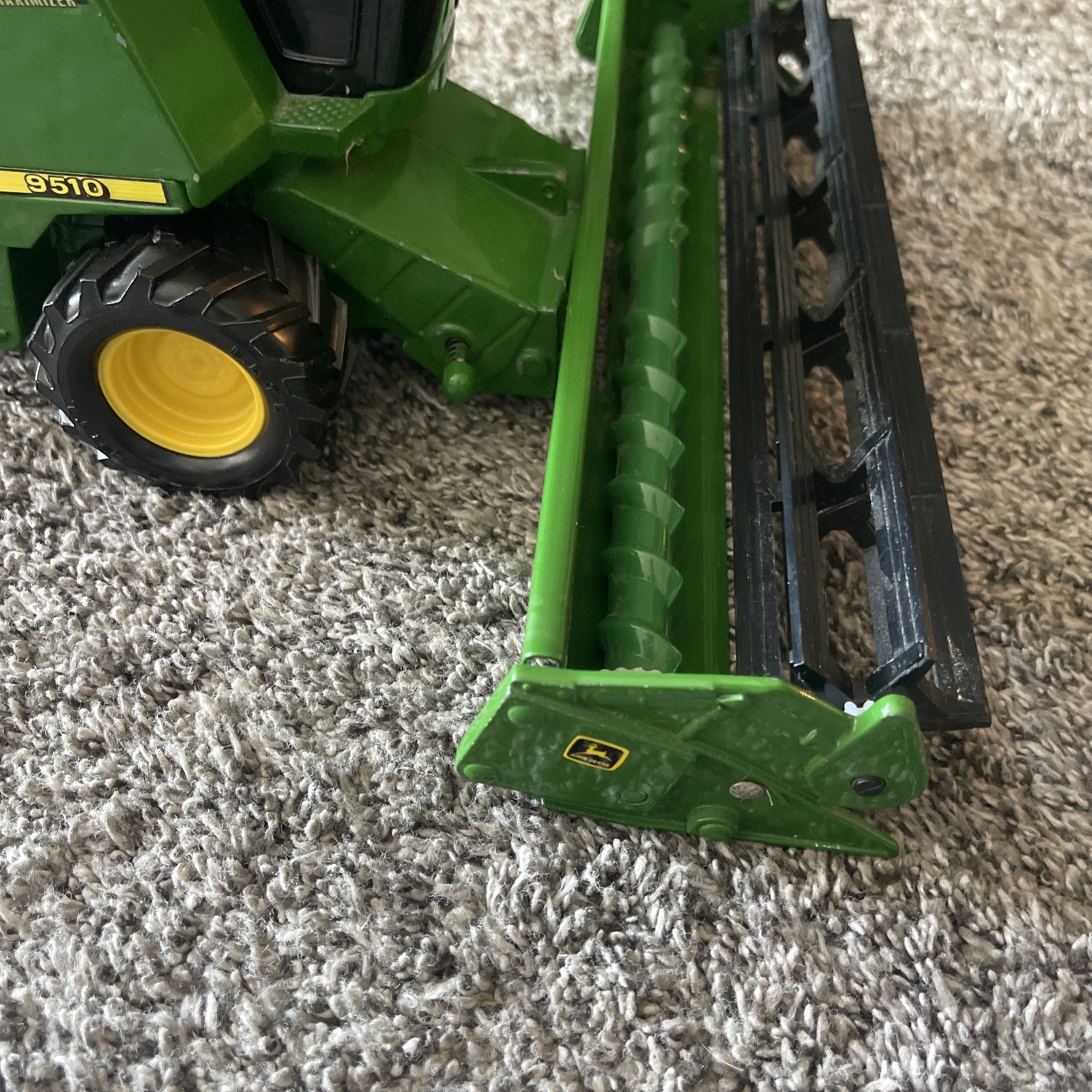 Vintage Metal ERTL John Deere 9510 Maximizer Combine With Bean Header. No Chute