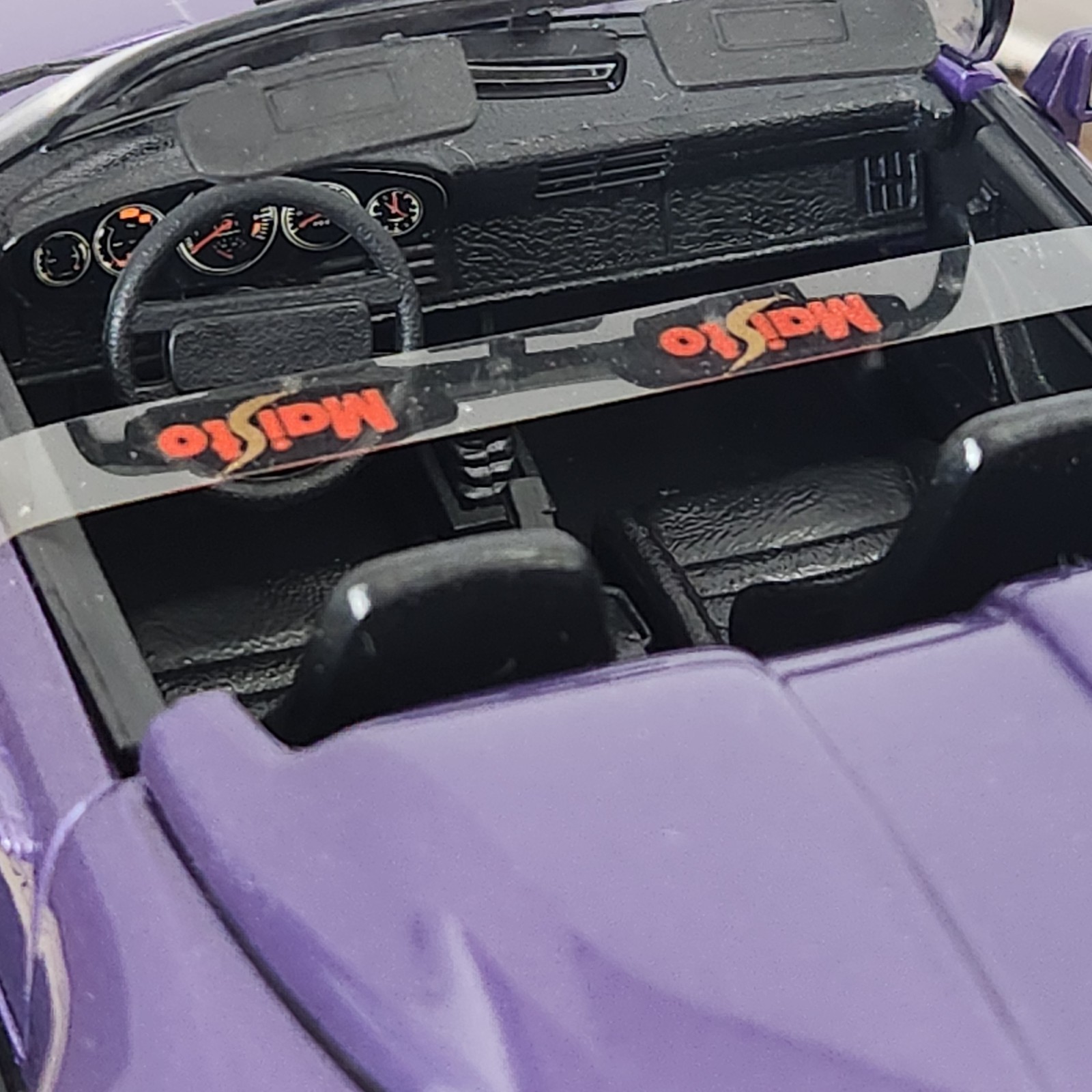 Maisto 1989 Purple Porsche 911 Speedster 1:18 Die Cast With Stand New Open Box
