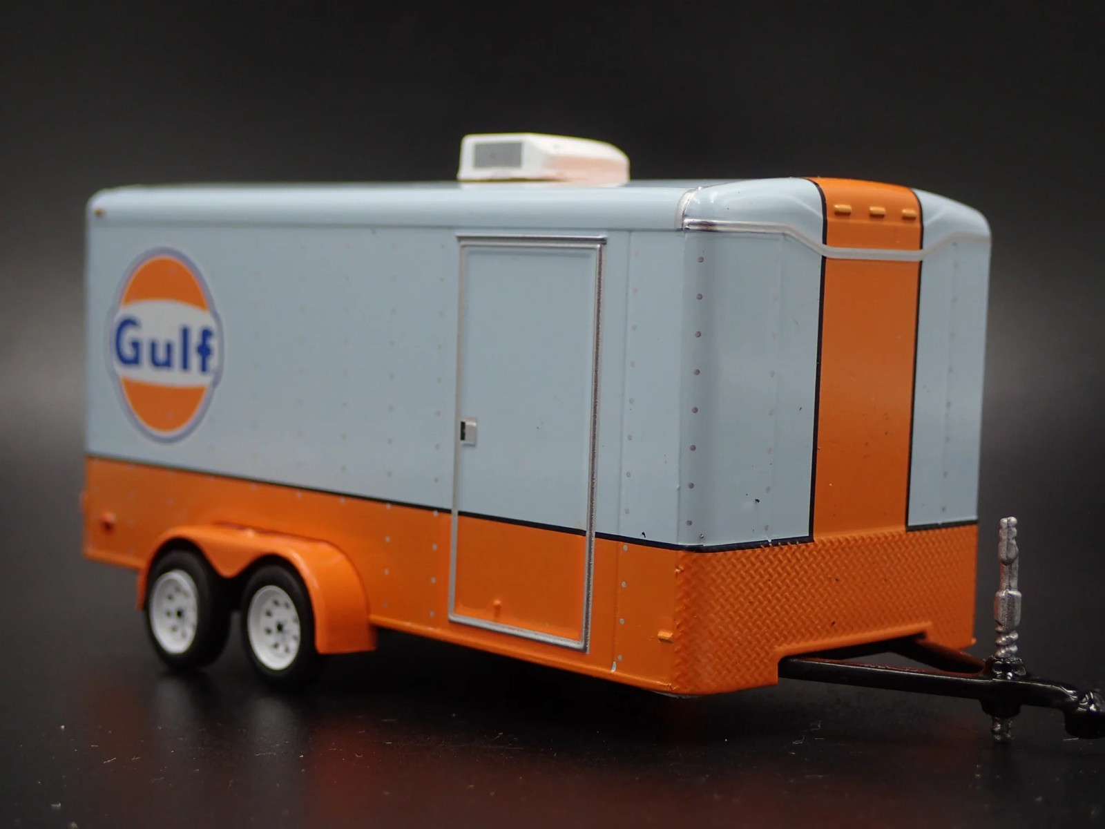 GULF OIL ENCLOSED CAR TOY HAULER TRAILER W OPENING DOOR 1:64 SCALE DIORAMA MODEL