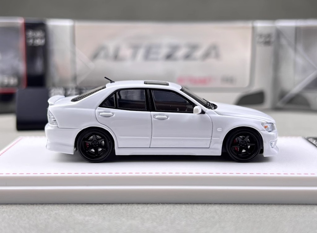FH 1:64 White Altezza RS200 SXE10 Sedan Sports Model Diecast Collect Car