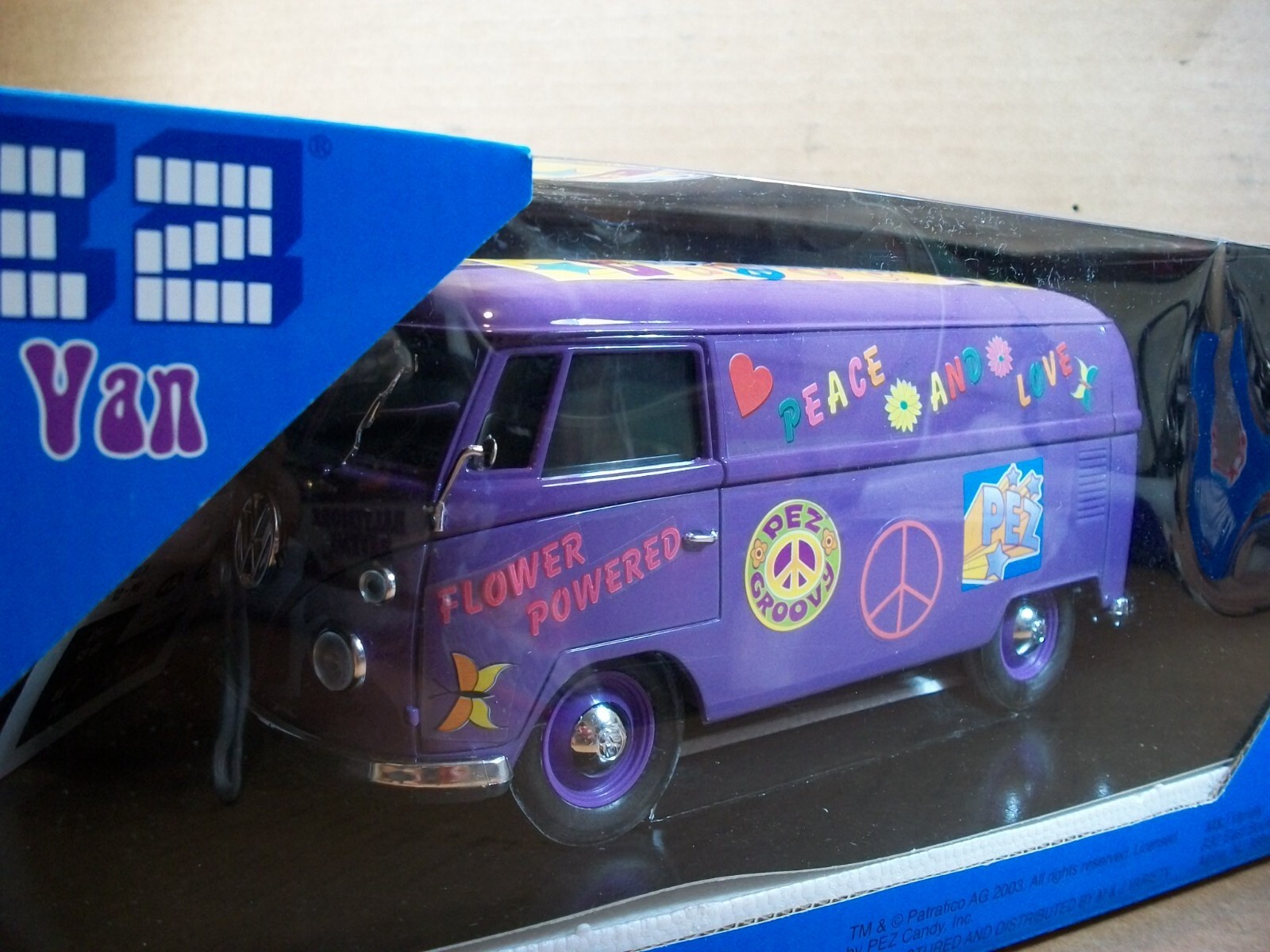 1:18 Scale VW Microbus “PEZ PEACE VAN” ~ #984 of 1000 ~ with Display Case