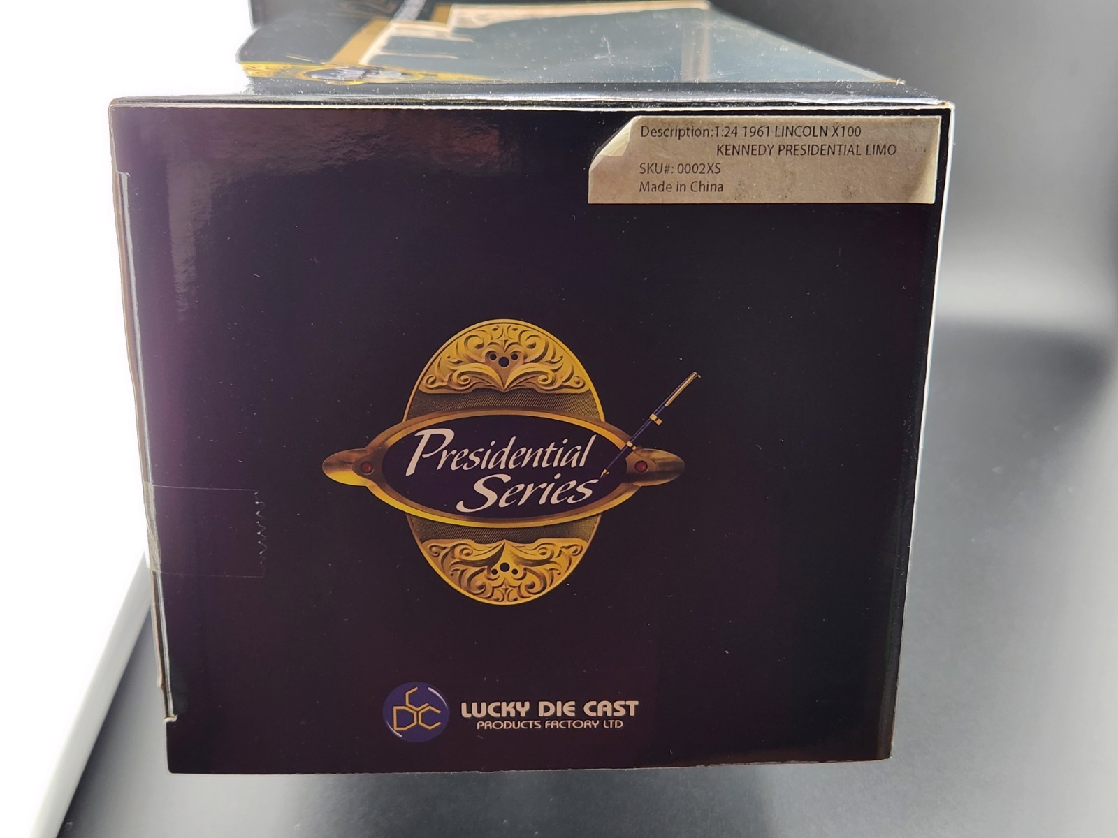 Road Signature Presidential Series 1961 Lincoln X-100 Kennedy Car 1:24 Scale NIB