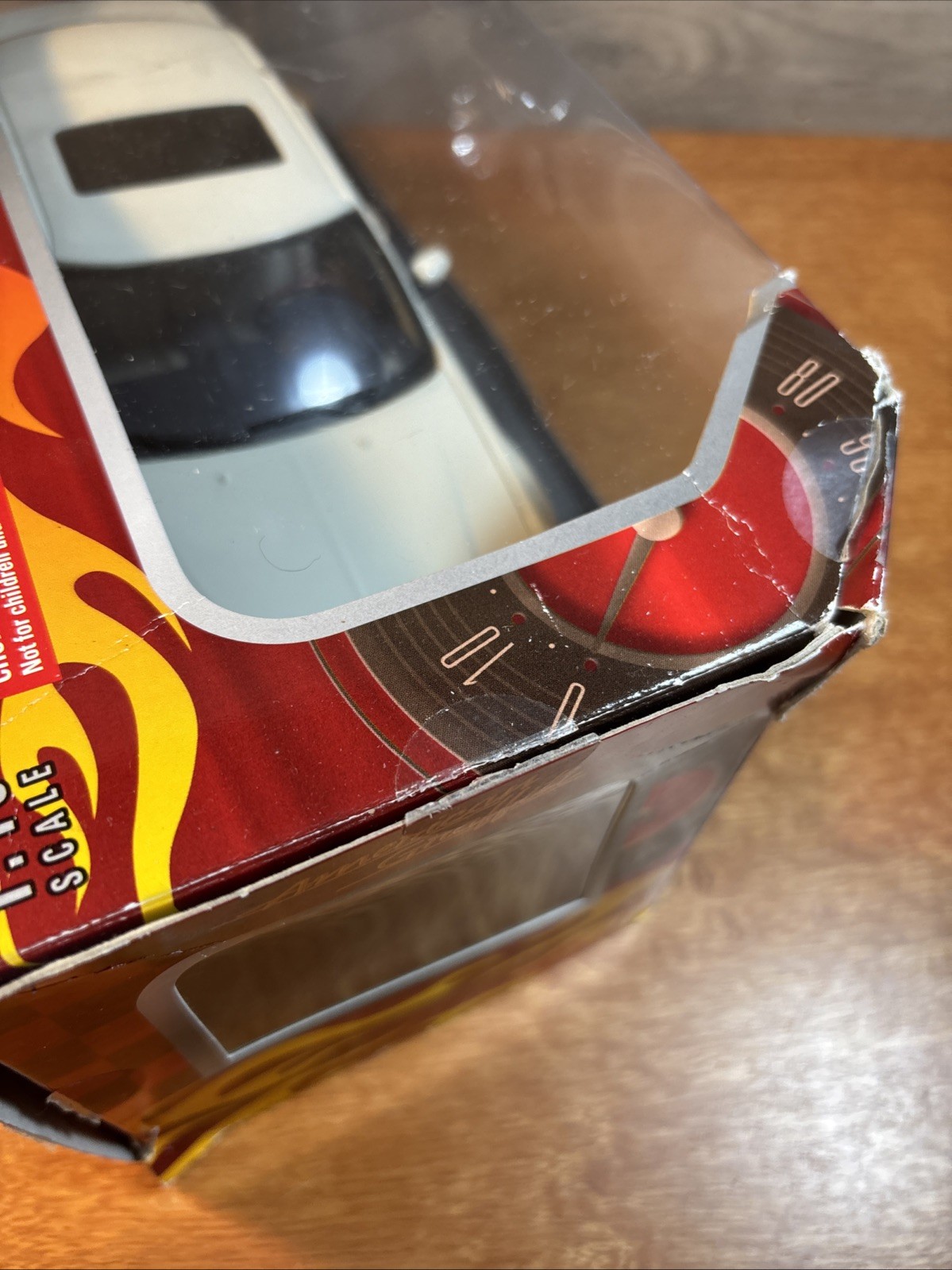 Motor Max American Graffiti 2005 Chrysler 300C Hemi 1:18 Diecast White READ
