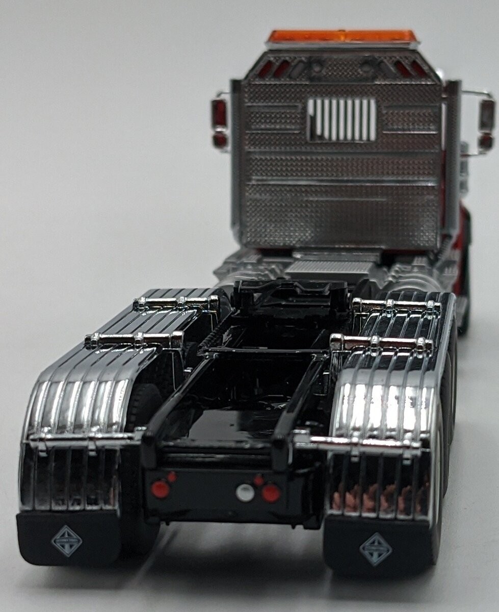 DieCast Masters 71008 1:50 Red International HX620 Day Cab Tridem Tractor NIB