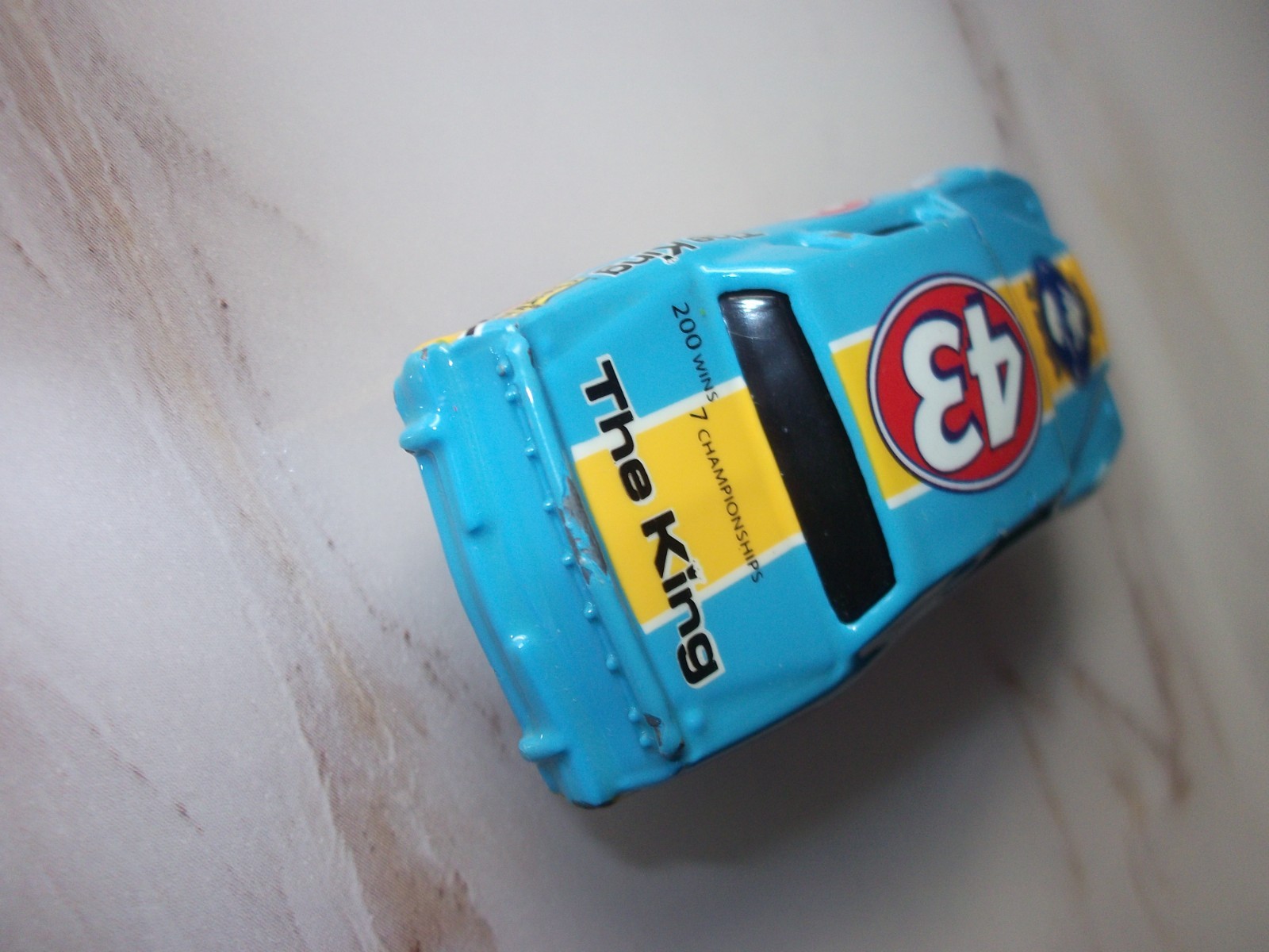 THE KING Richard Petty Vintage 1984 Pontiac Grand Prix 1/64 NASCAR