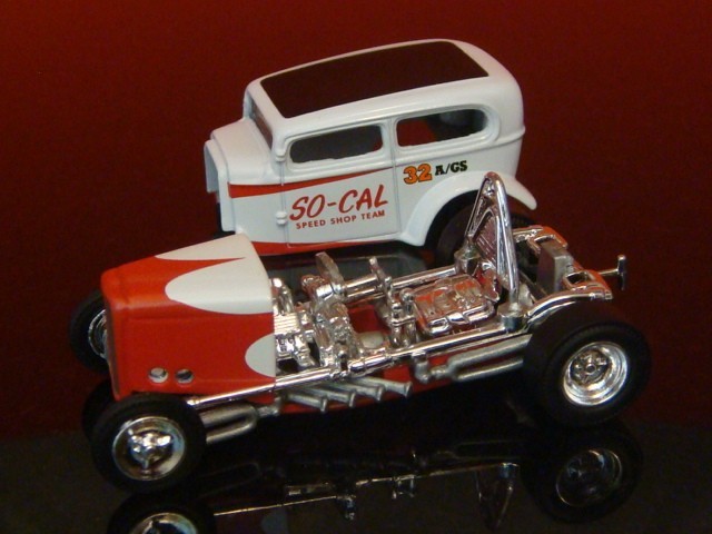 So Cal Speed Shop 1932 Ford Vicky Flathead V8 Open-Body Dragster 1/64 Scale LE T