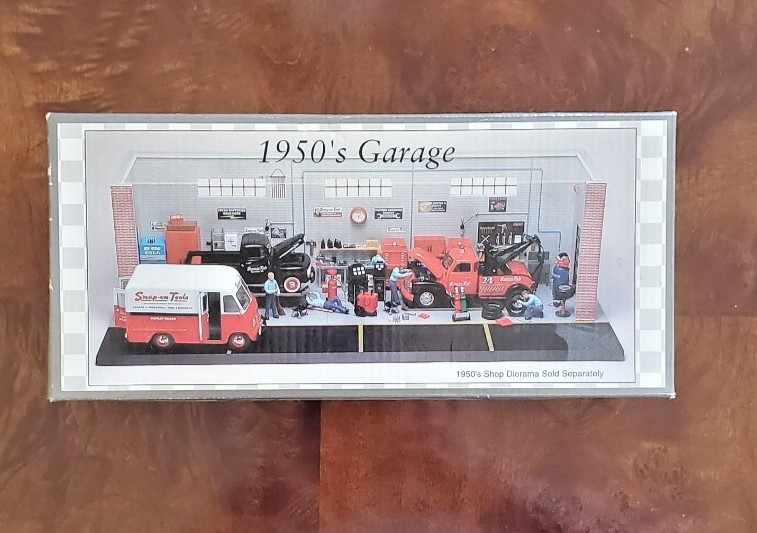 Snap-On Tools 1953 Red Chevy Wrecker Die Cast 1:24 Scale 1950s Garage Display