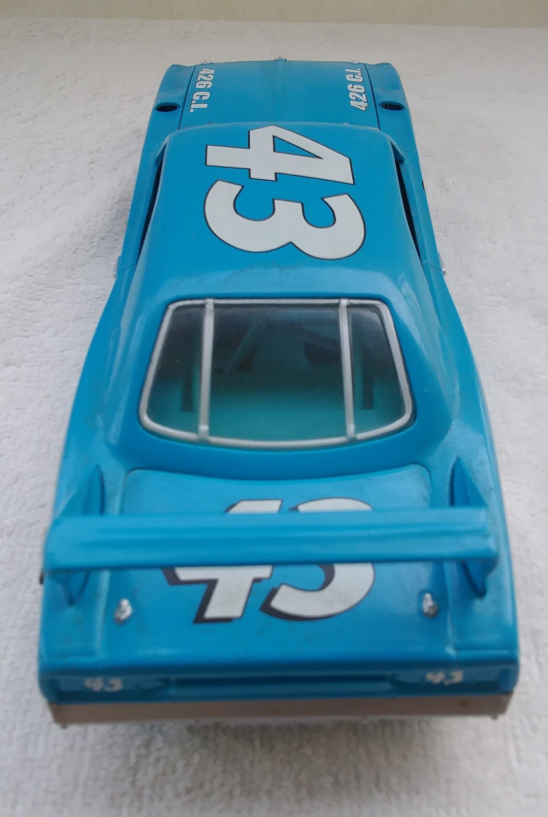 RACING CHAMPIONS RICHARD PETTY’S 1970 PLYMOUTH SUPERBIRD 1:24 SCALE DIECAST CAR