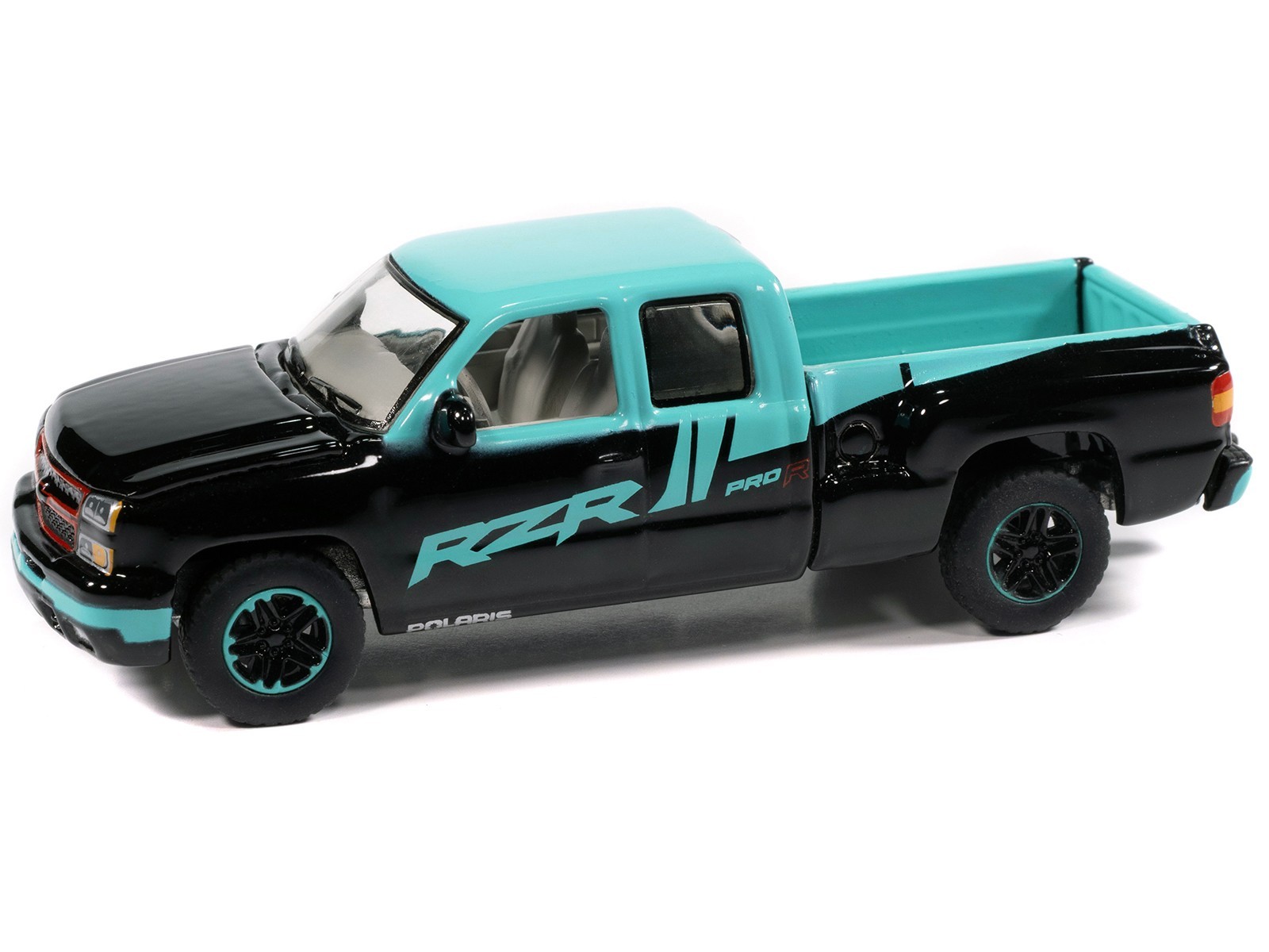 2006 CHEVROLET SILVERADO PICKUP “POLARIS” 1/64 BY AUTO WORLD AWBC003-AWSP203