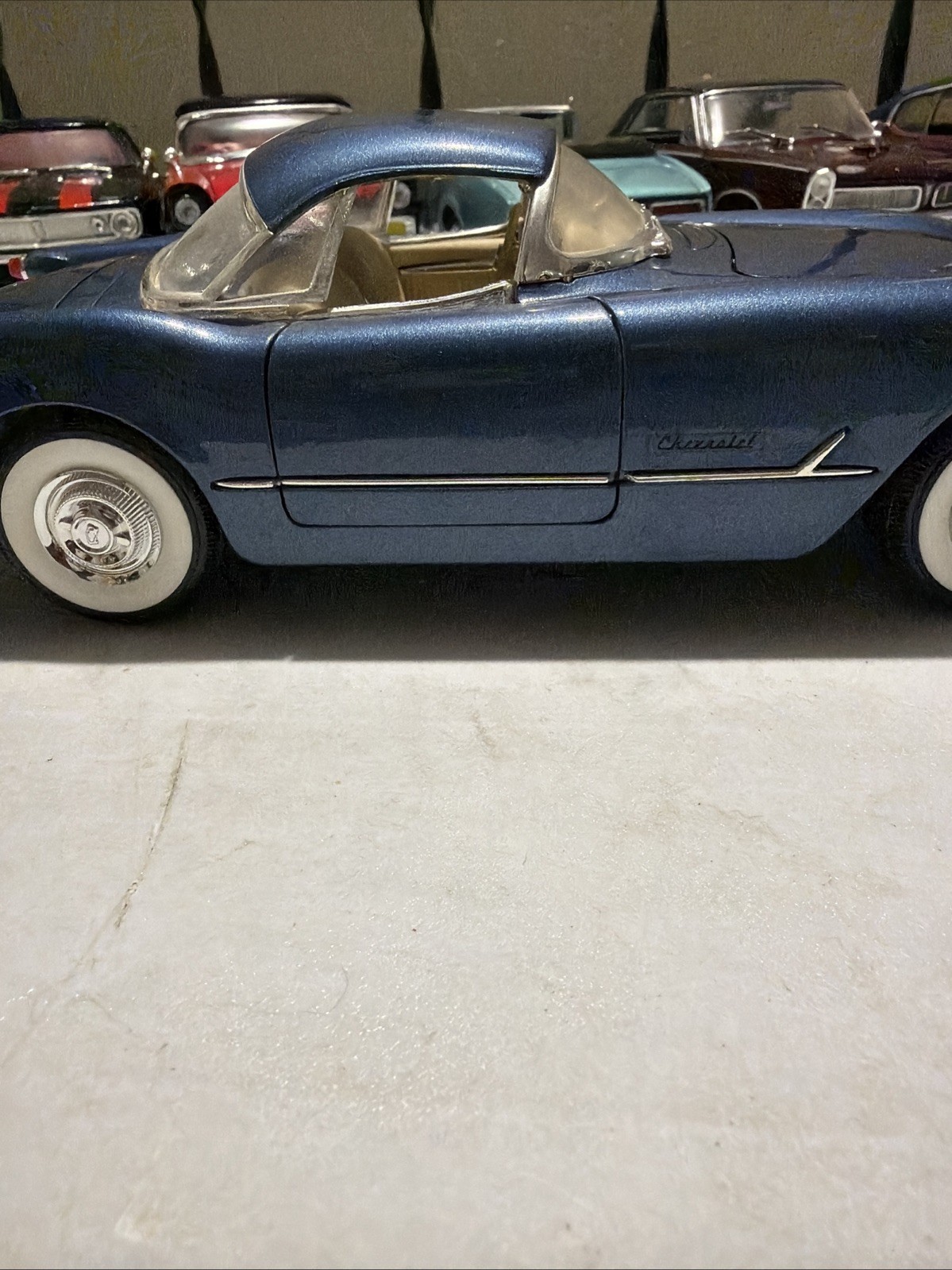 1954 Chevrolet Corvette Convertible Mira Golden Line 1:18 Diecast Car Model Navy